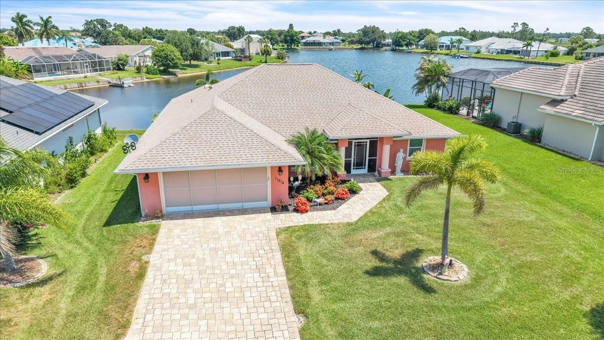 11614 SW COURTLY MANOR DR, LAKE SUZY, FL