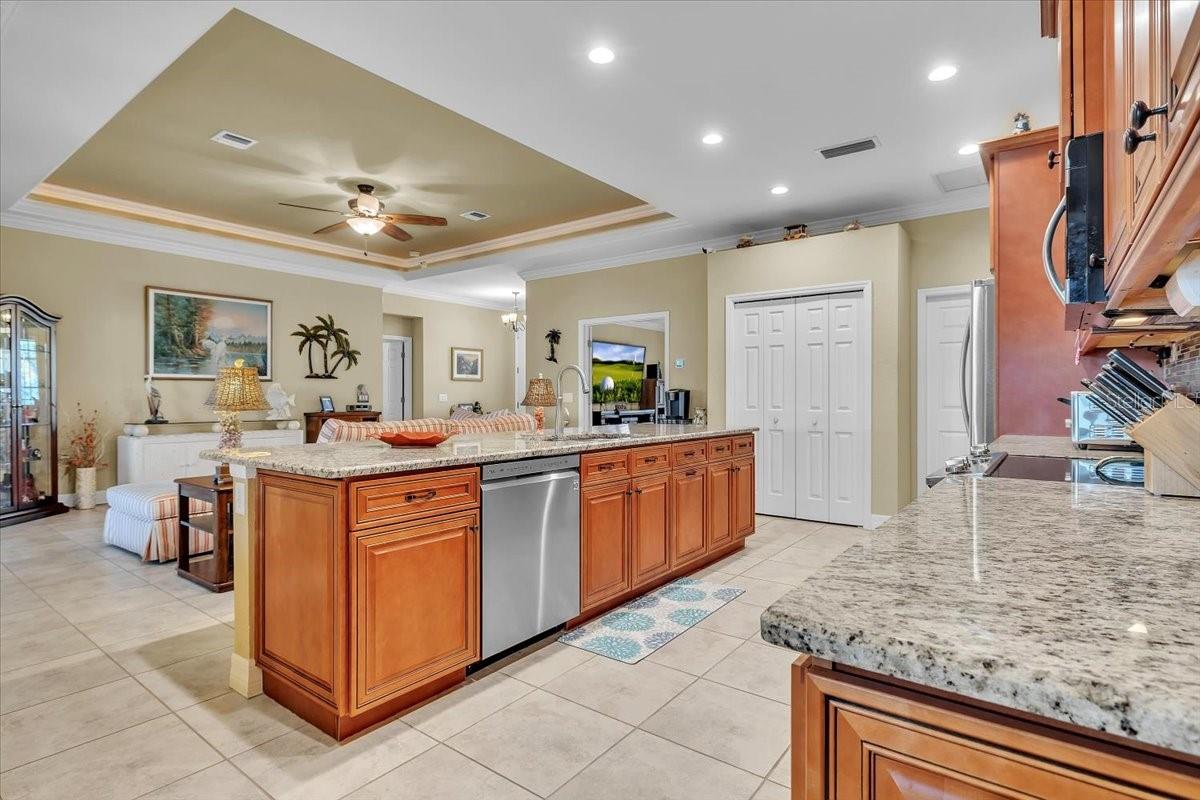 11614 SW COURTLY MANOR DR, LAKE SUZY, FL — photo 10