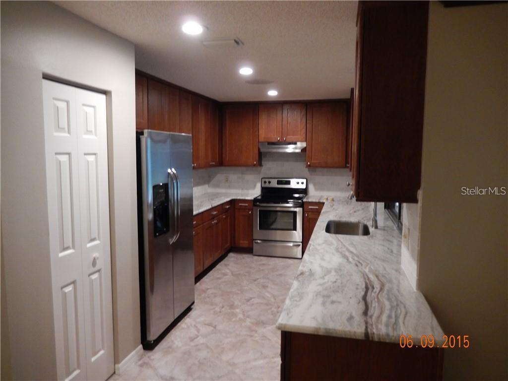 8925 QUAIL RUN DR, WESLEY CHAPEL, FL — photo 9