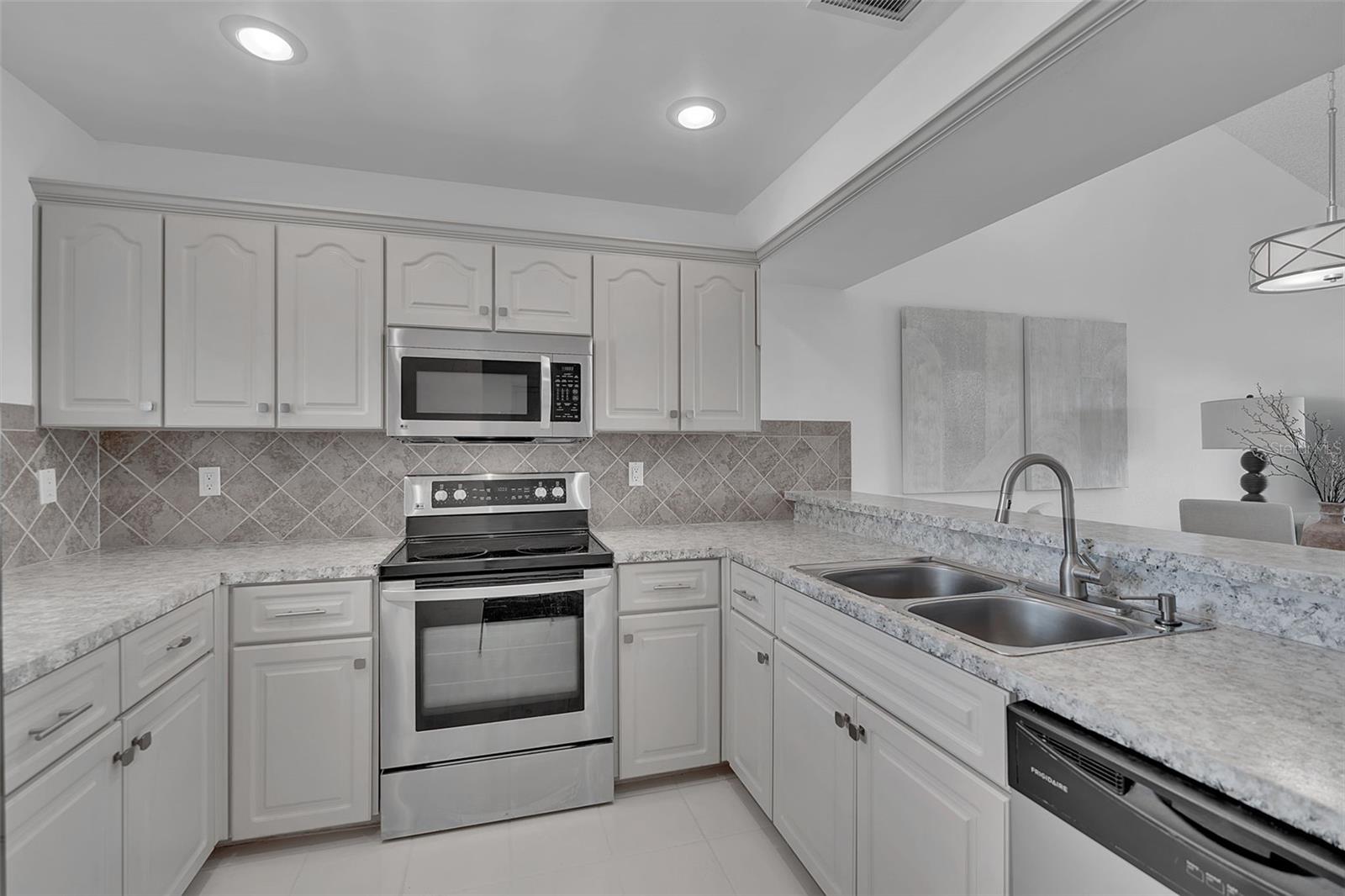 1142 BIRD BAY WAY #301, VENICE, FL — photo 8