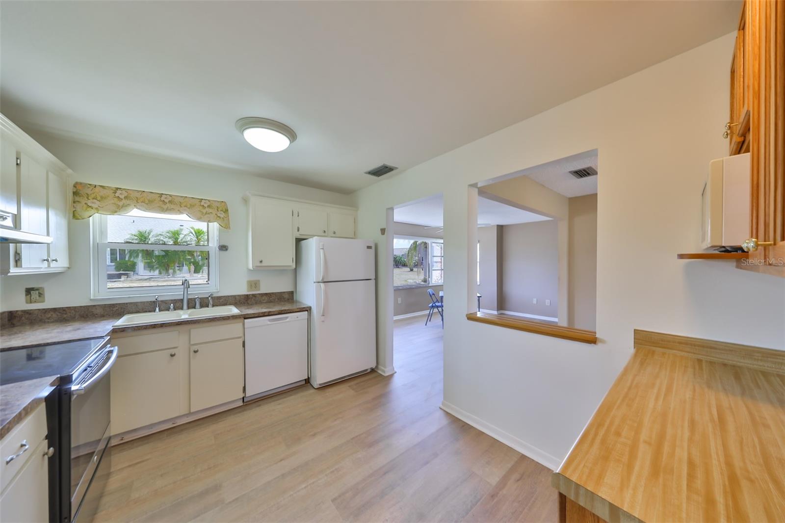 1529 ALLEGHENY DR, SUN CITY CENTER, FL — photo 10