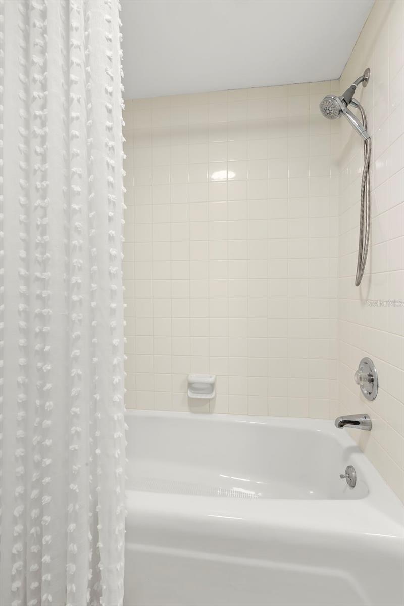 7100 SUNSHINE SKYWAY LN S #703, ST PETERSBURG, FL — photo 21