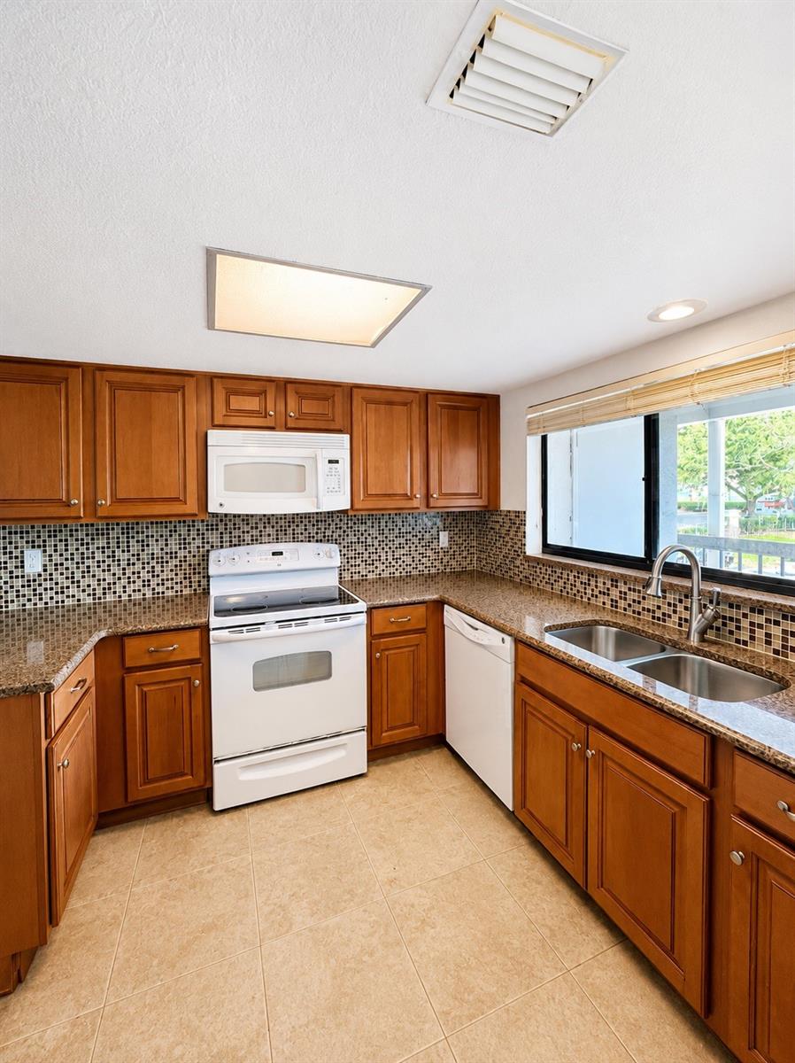 1054 LOTUS COVE CT #633, ALTAMONTE SPRINGS, FL — photo 2