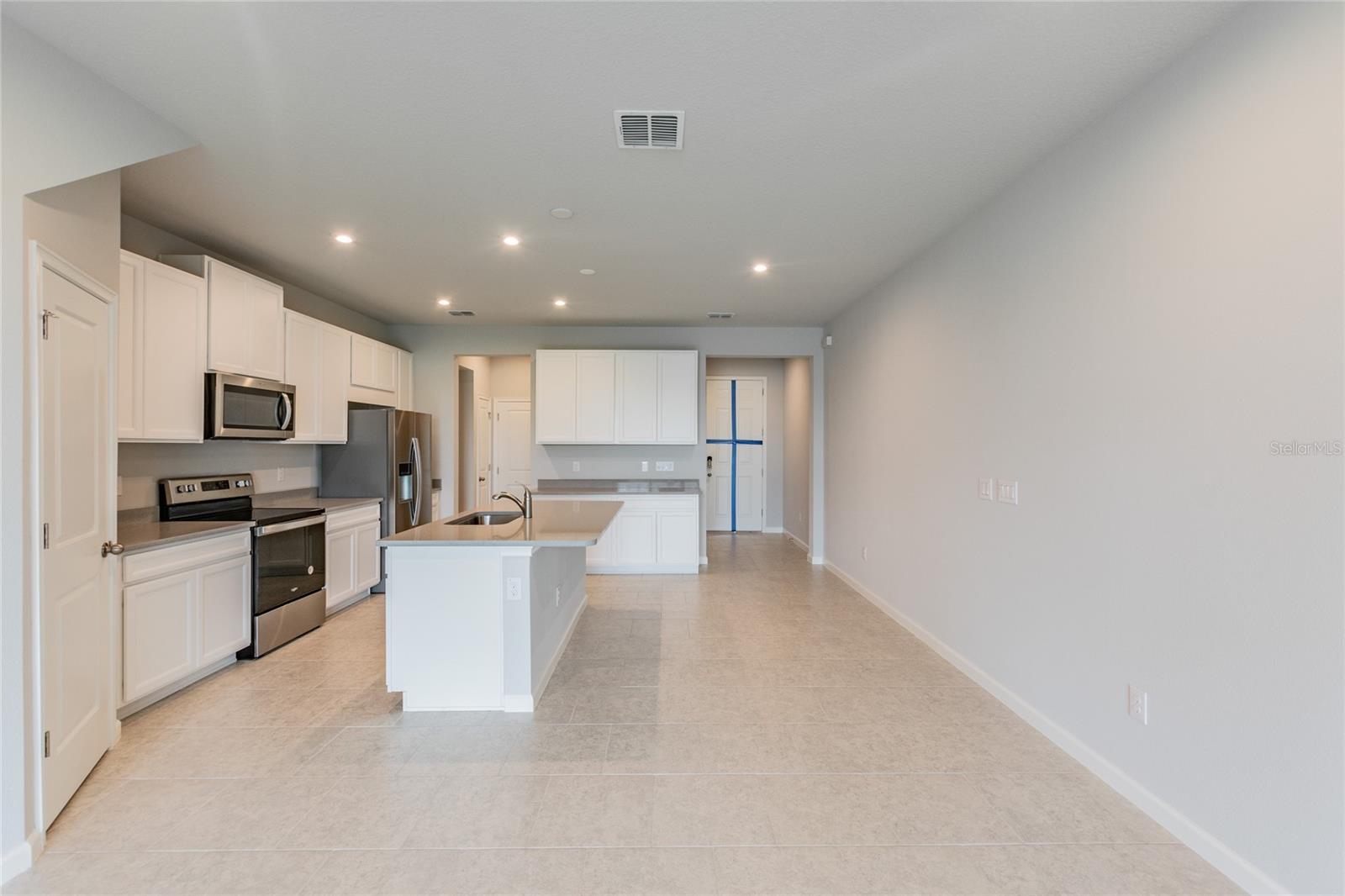 19309 BLUE POND DR, LUTZ, FL — photo 8