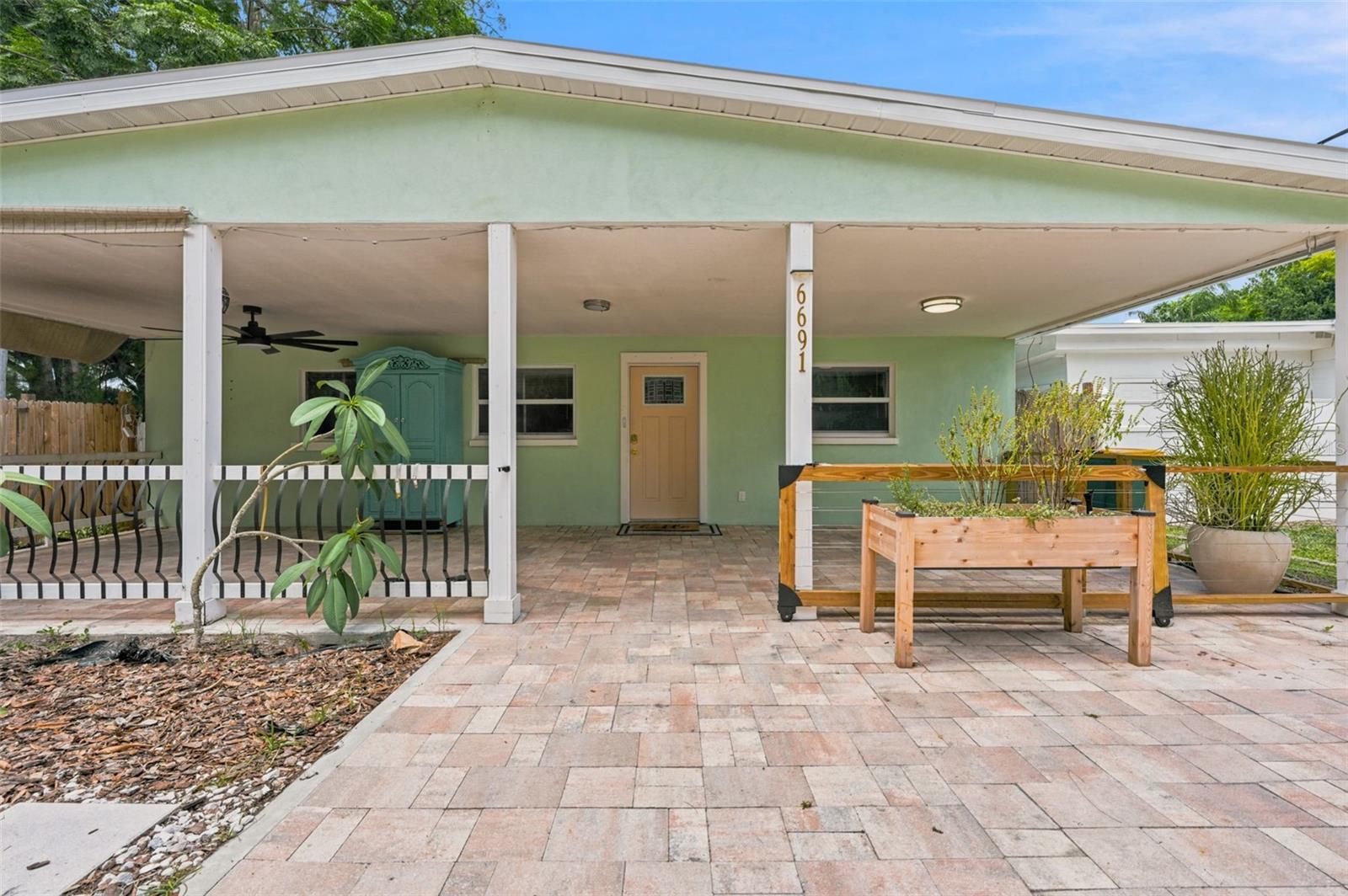 6691 56TH AVE N, ST PETERSBURG, FL — photo 2
