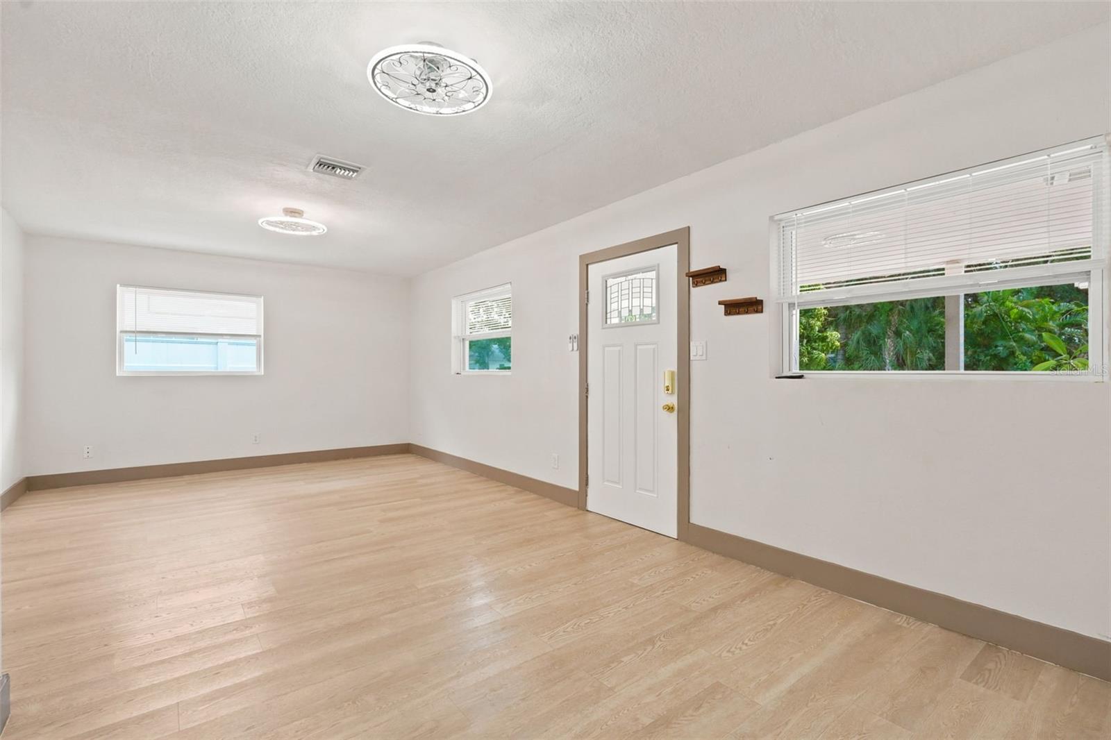 6691 56TH AVE N, ST PETERSBURG, FL — photo 4