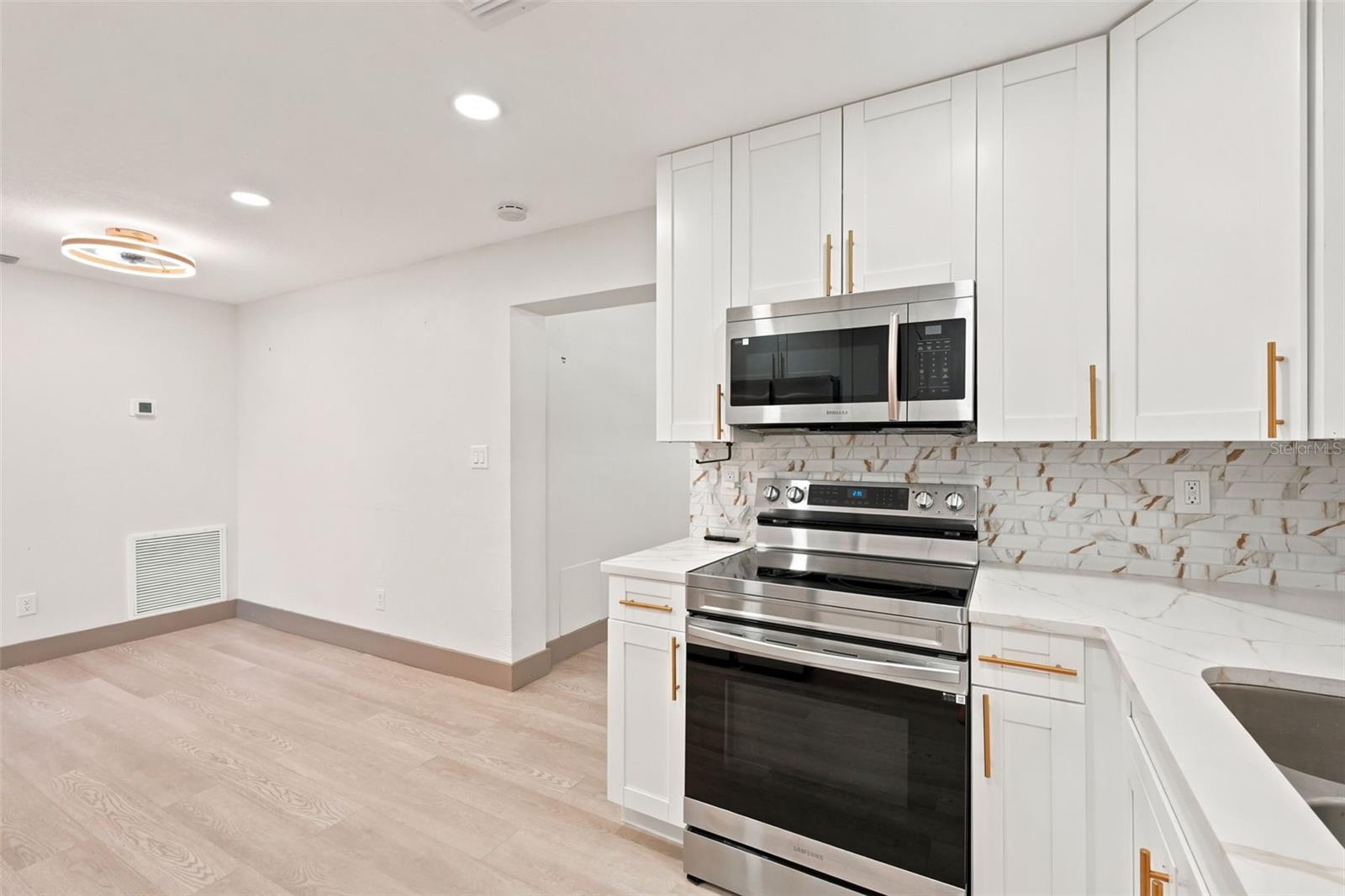 6691 56TH AVE N, ST PETERSBURG, FL — photo 11
