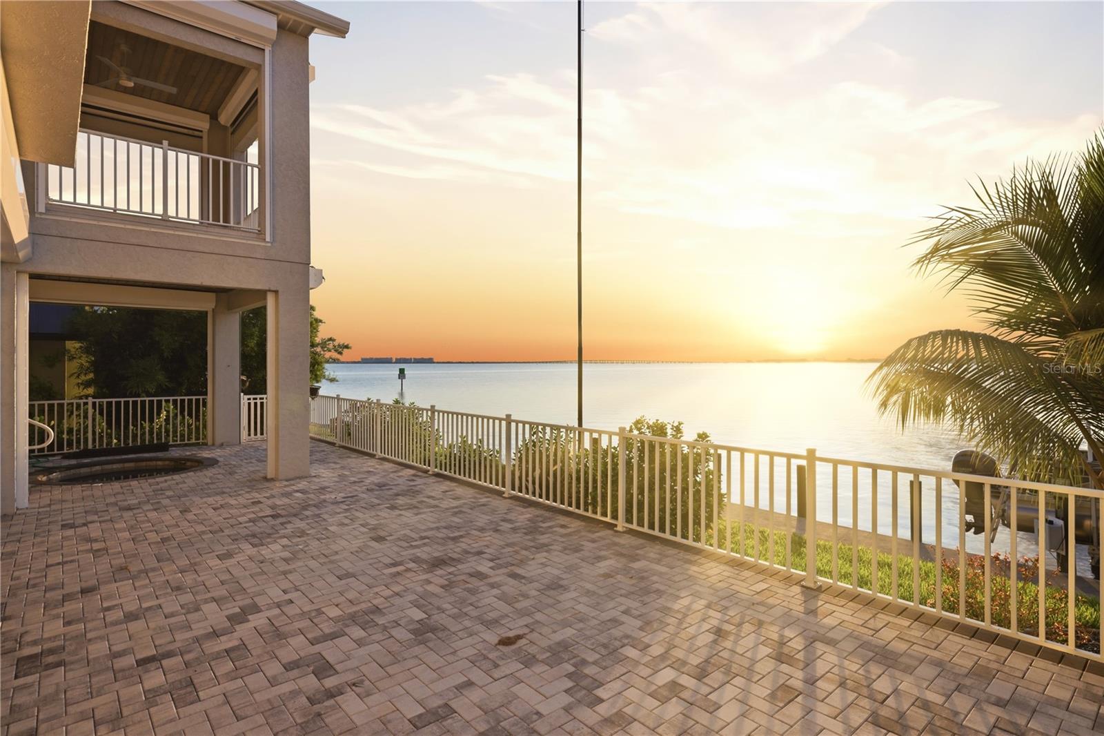 2139 PALM TREE DR, PUNTA GORDA, FL