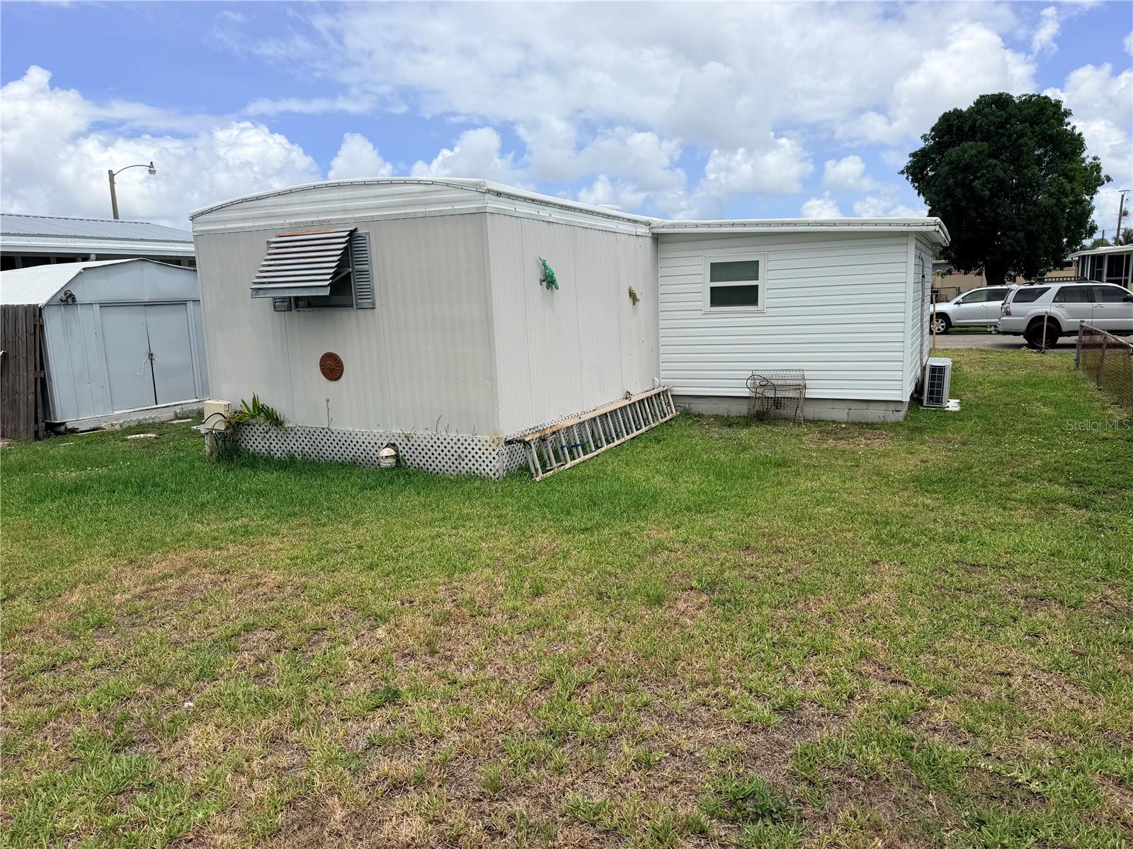 208 50TH AVENUE DR E, BRADENTON, FL — photo 4