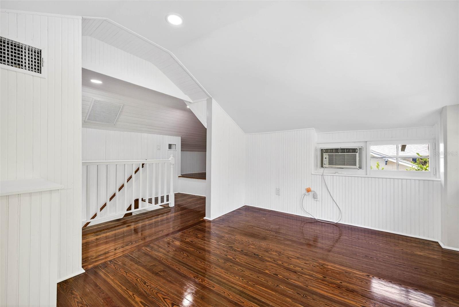 1330 CHERRY ST NE, ST PETERSBURG, FL — photo 32