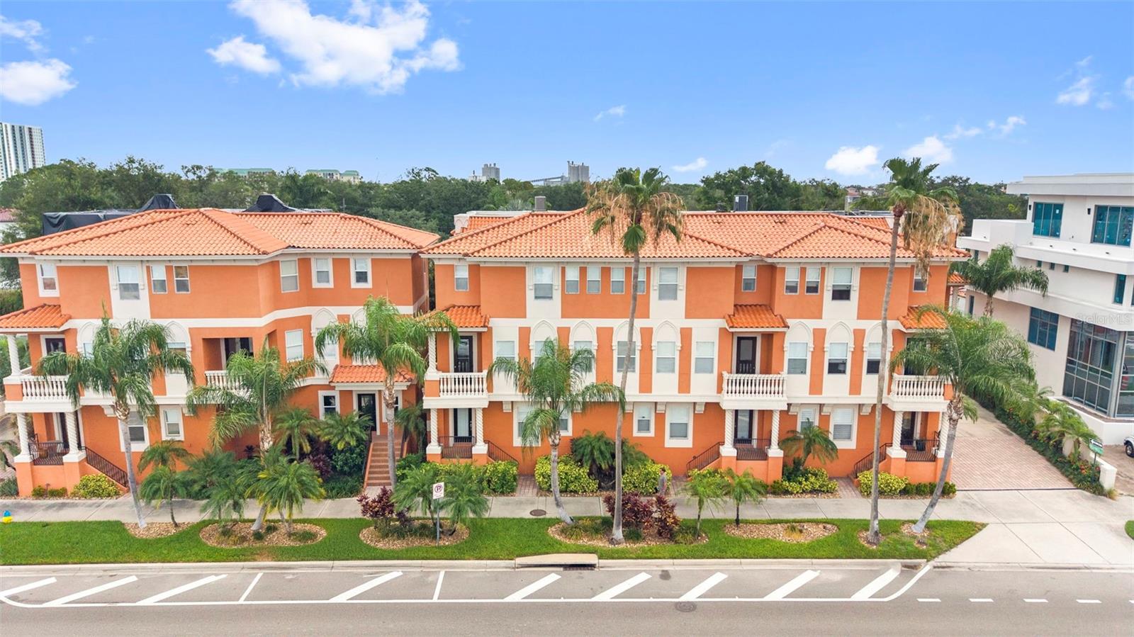 905 VILLA VENICIA WAY, TAMPA, FL