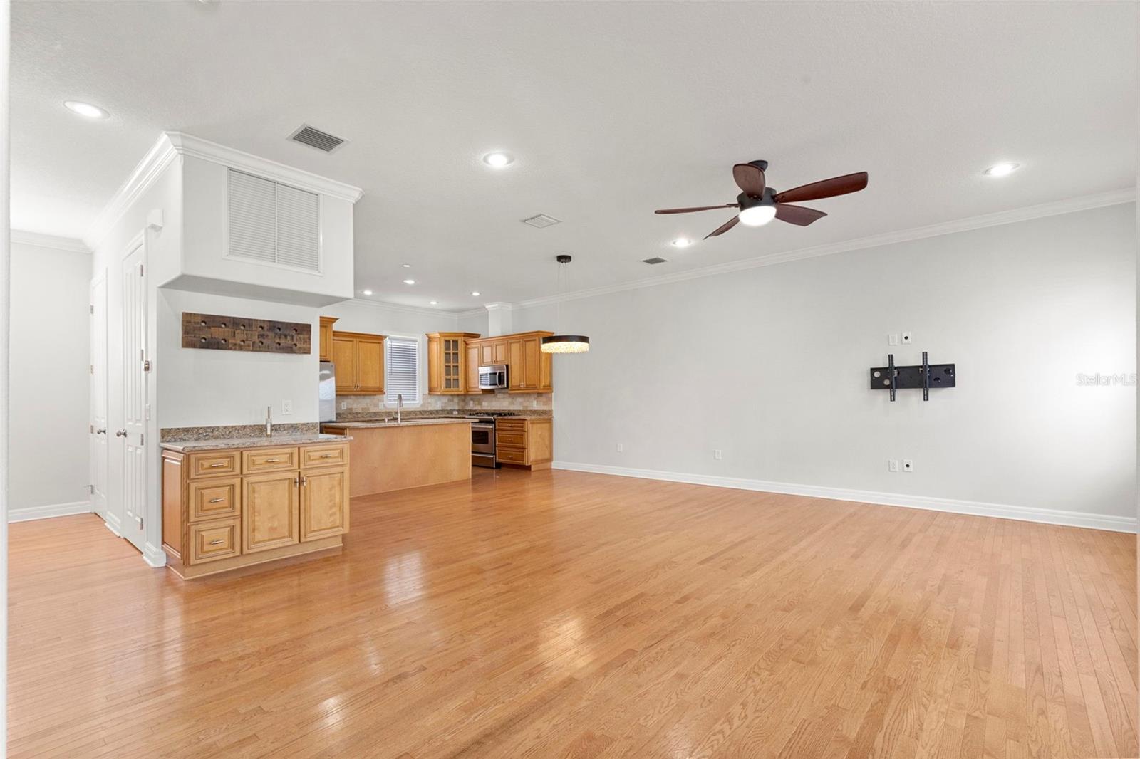 905 VILLA VENICIA WAY, TAMPA, FL — photo 11