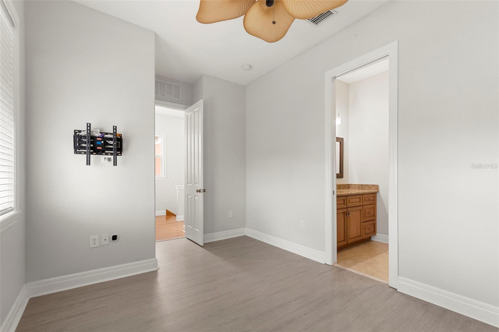 905 VILLA VENICIA WAY, TAMPA, FL — photo 35