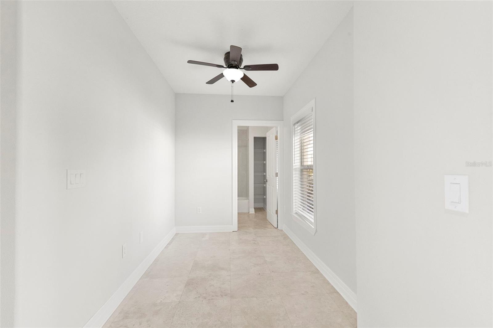 905 VILLA VENICIA WAY, TAMPA, FL — photo 39