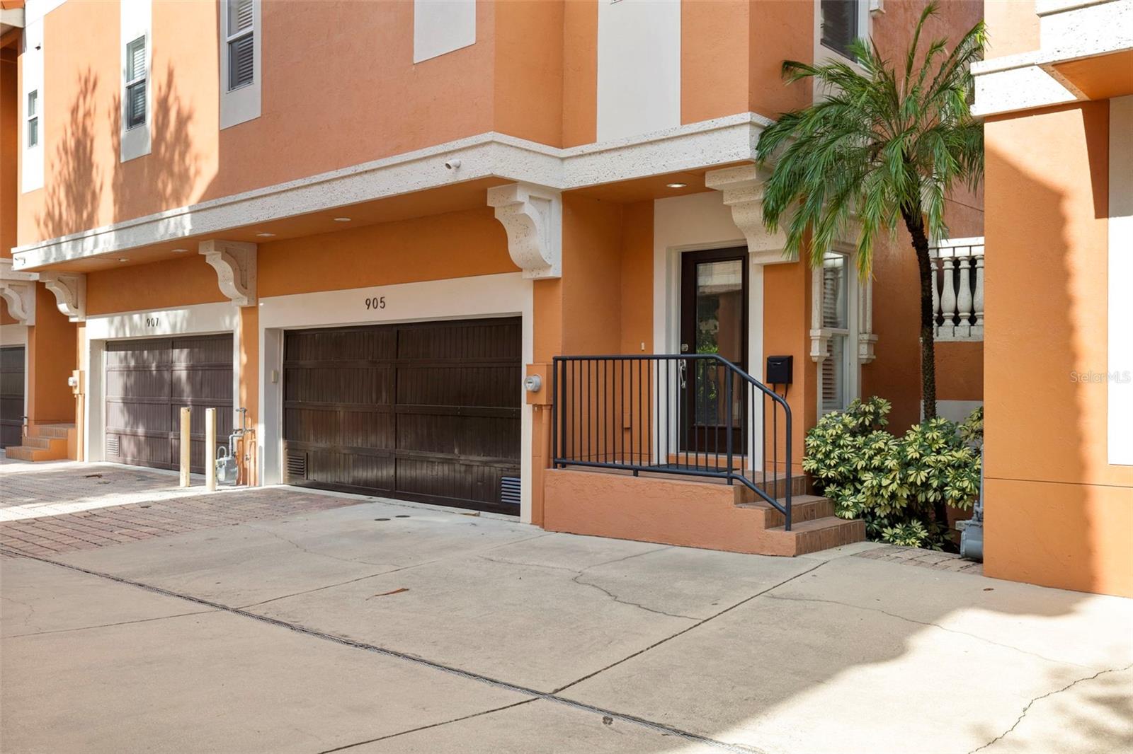 905 VILLA VENICIA WAY, TAMPA, FL — photo 45