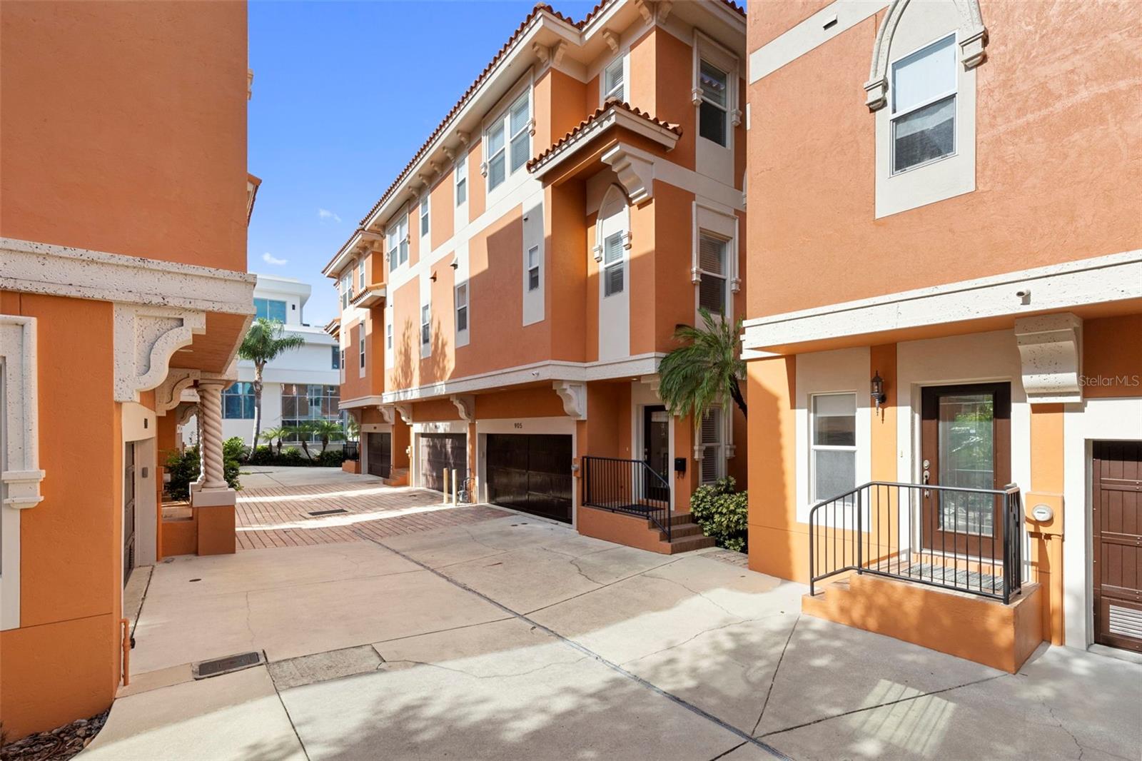 905 VILLA VENICIA WAY, TAMPA, FL — photo 47