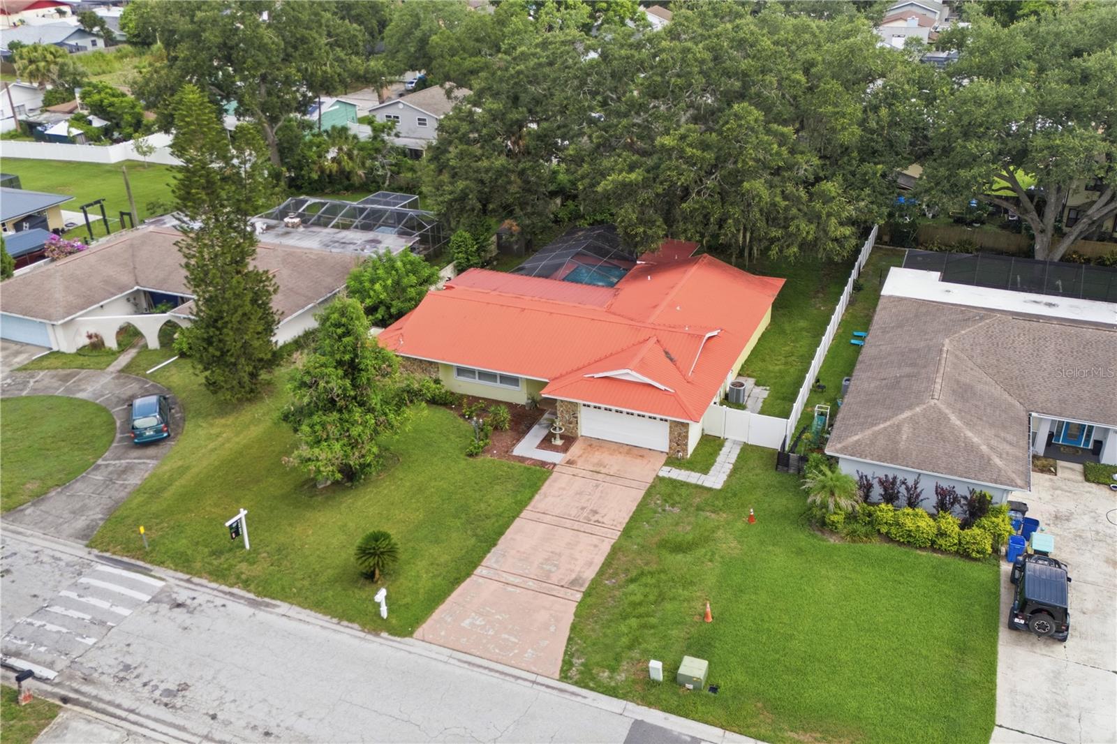1514 BURNING TREE LN, BRANDON, FL — photo 2