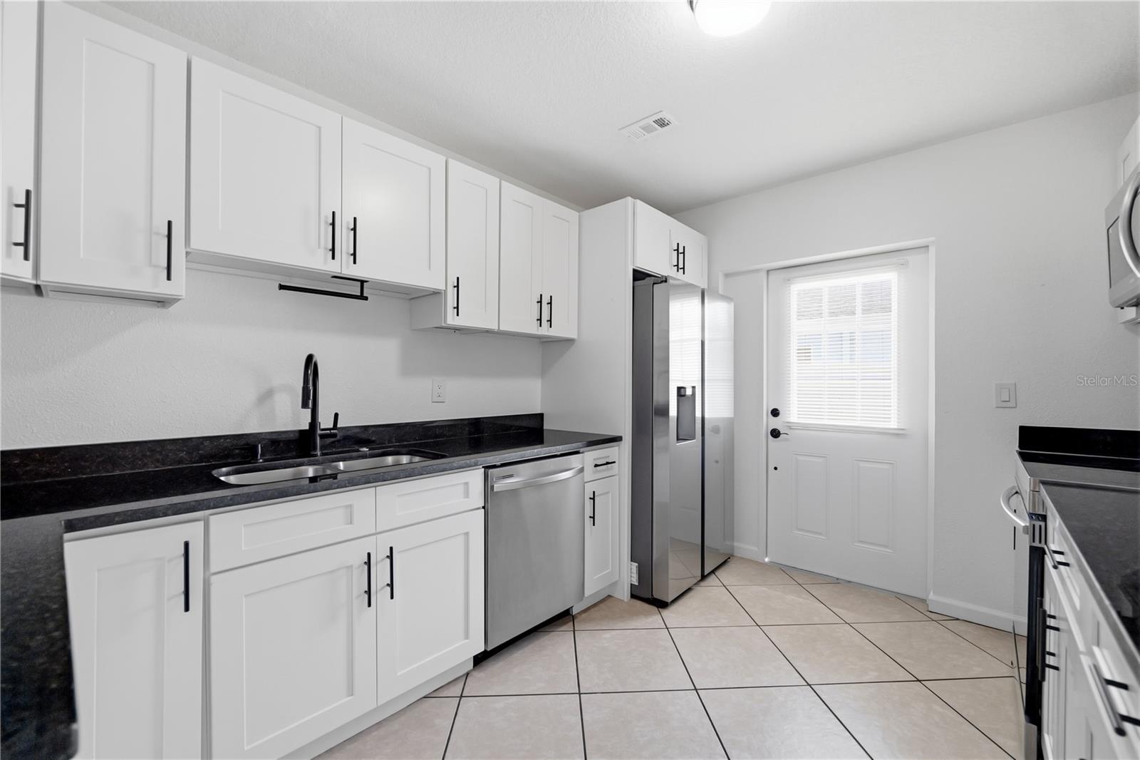 1514 BURNING TREE LN, BRANDON, FL — photo 3