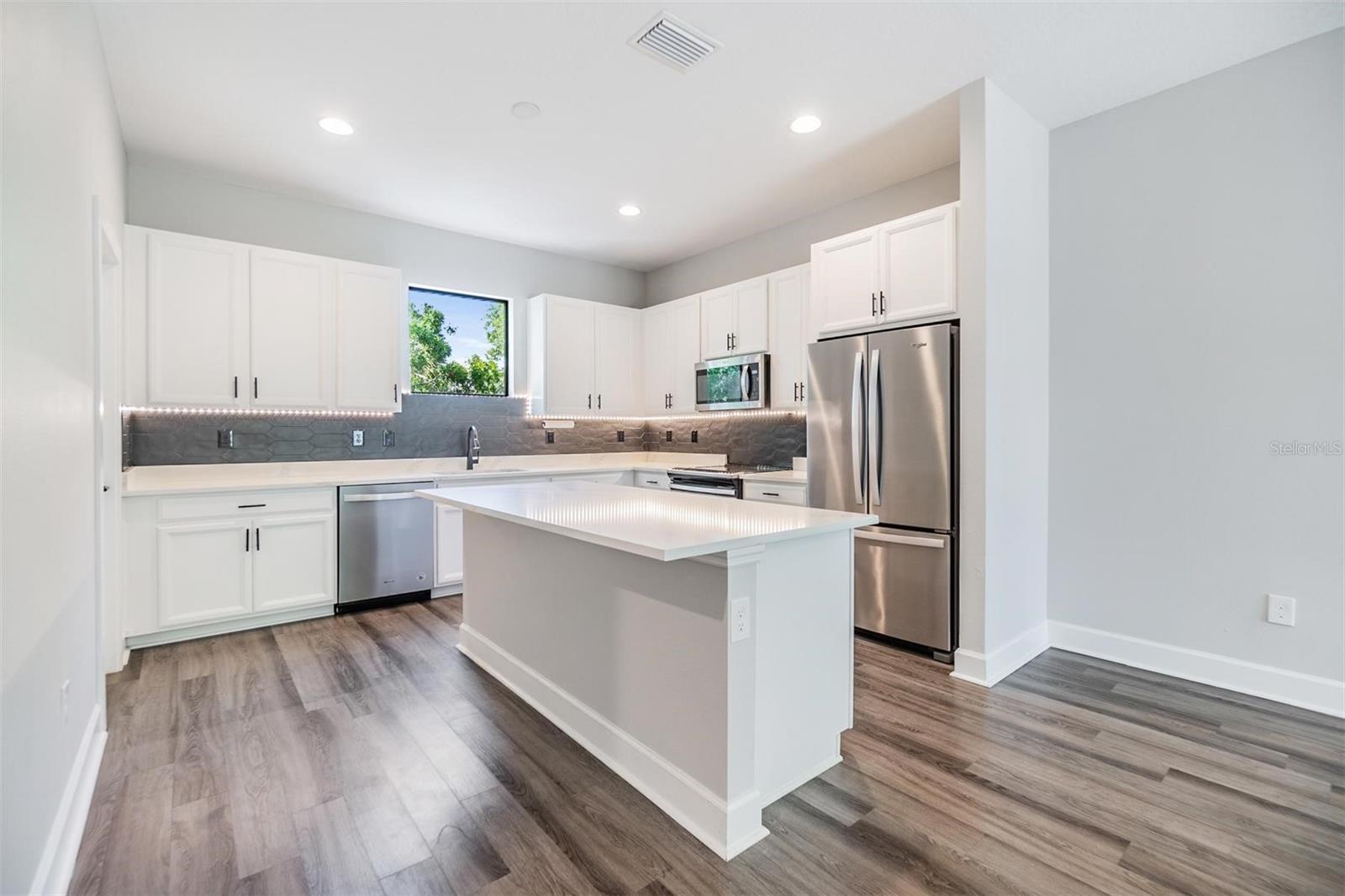 1302 W CARMEN ST #1, TAMPA, FL — photo 4