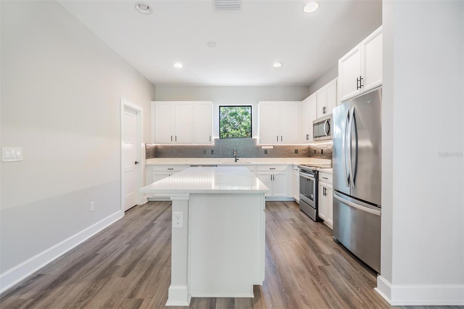 1302 W CARMEN ST #1, TAMPA, FL — photo 8