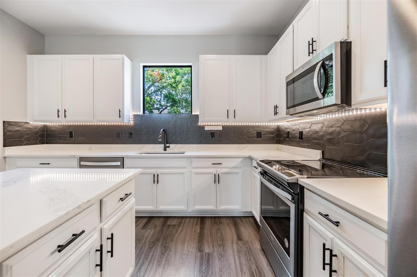 1302 W CARMEN ST #1, TAMPA, FL — photo 10