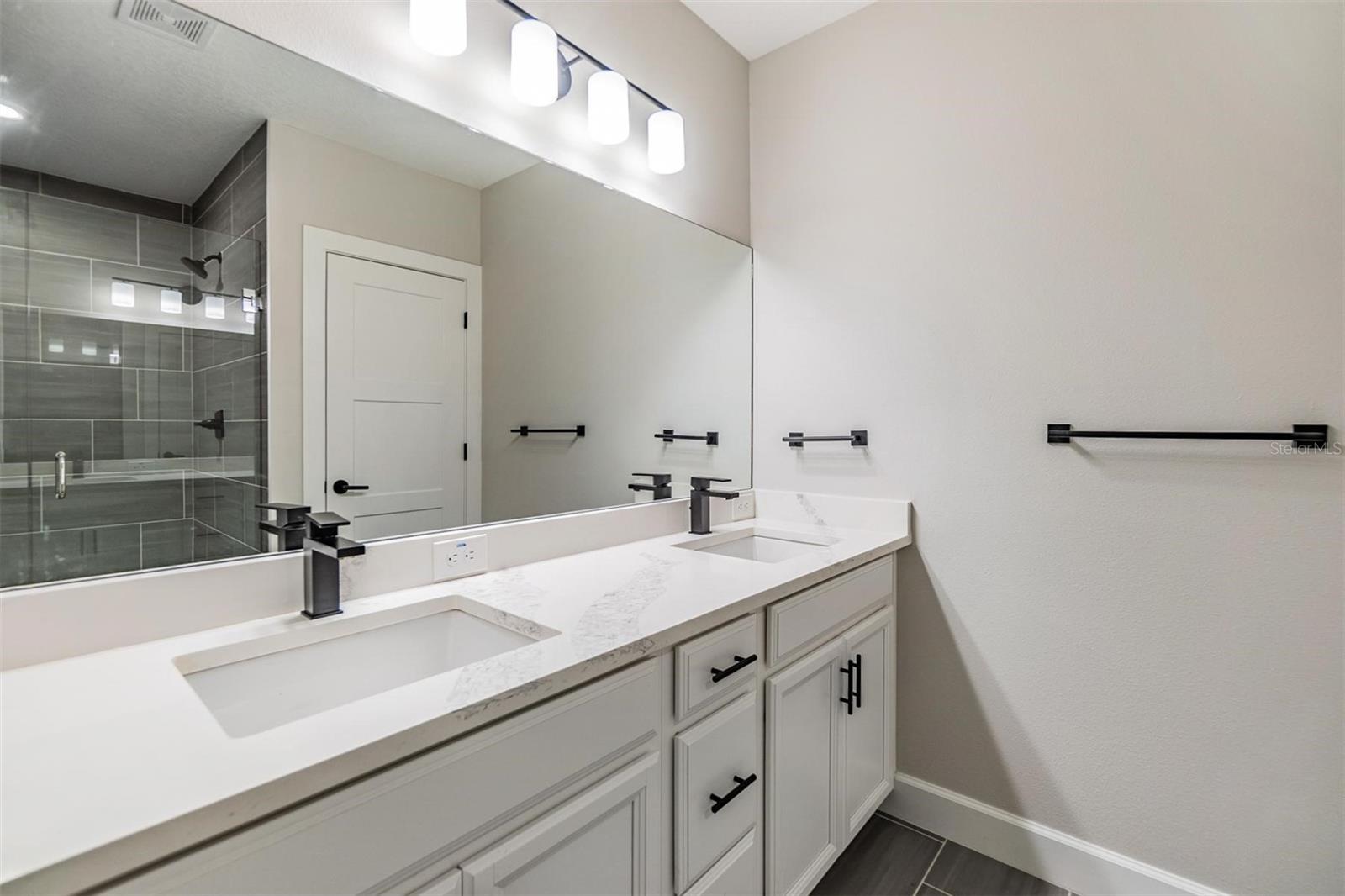 1302 W CARMEN ST #1, TAMPA, FL — photo 20
