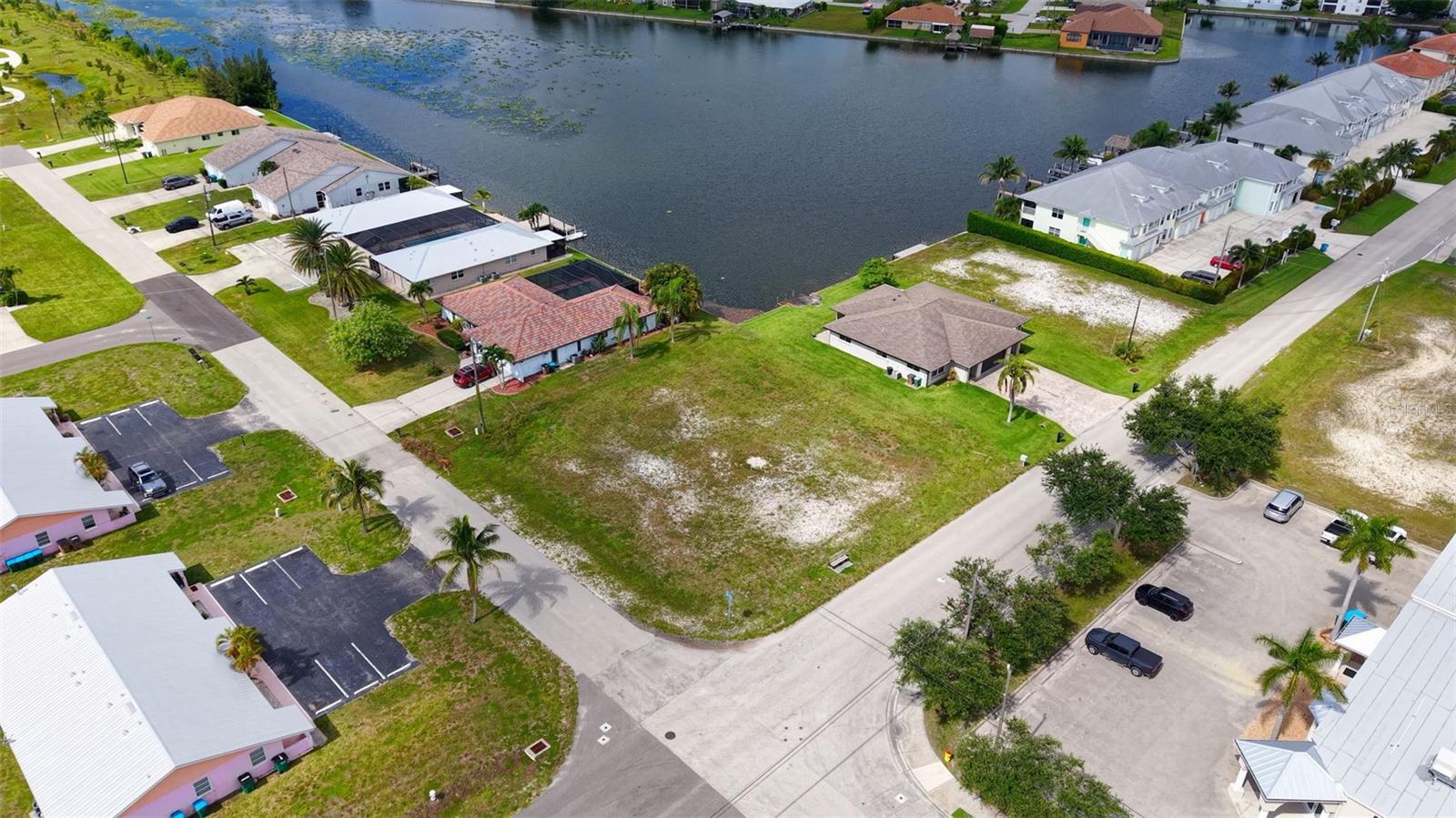 304 SW 3RD PL, CAPE CORAL, FL — photo 2