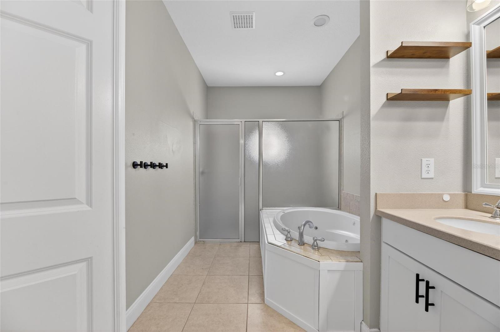 5536 LUMINAR POINTE LN, APOLLO BEACH, FL — photo 39