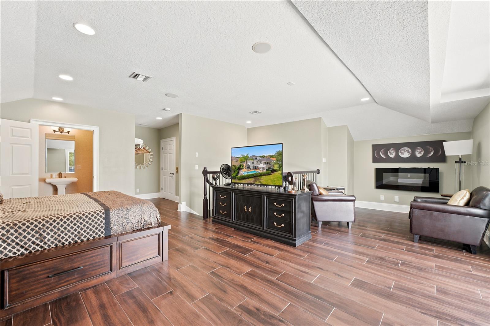 7481 GATHERING LOOP, REUNION, FL — photo 47