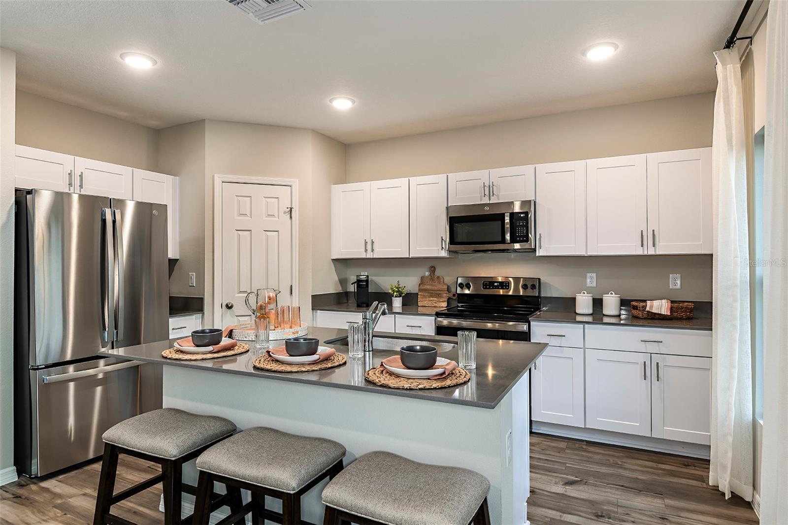 31685 OYSTER TRELLIS LN, WESLEY CHAPEL, FL — photo 2