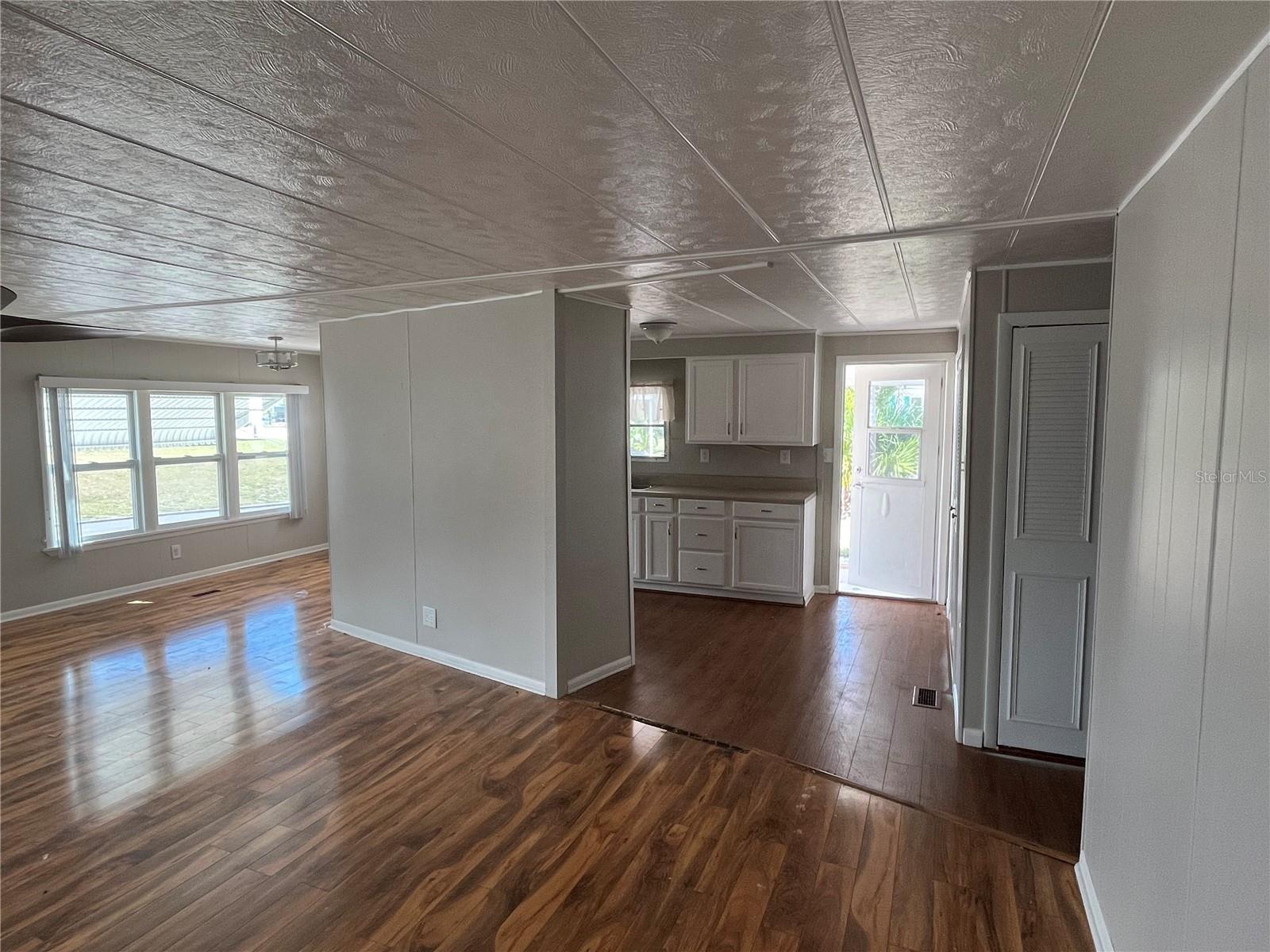 633 COMO DR, VENICE, FL — photo 9