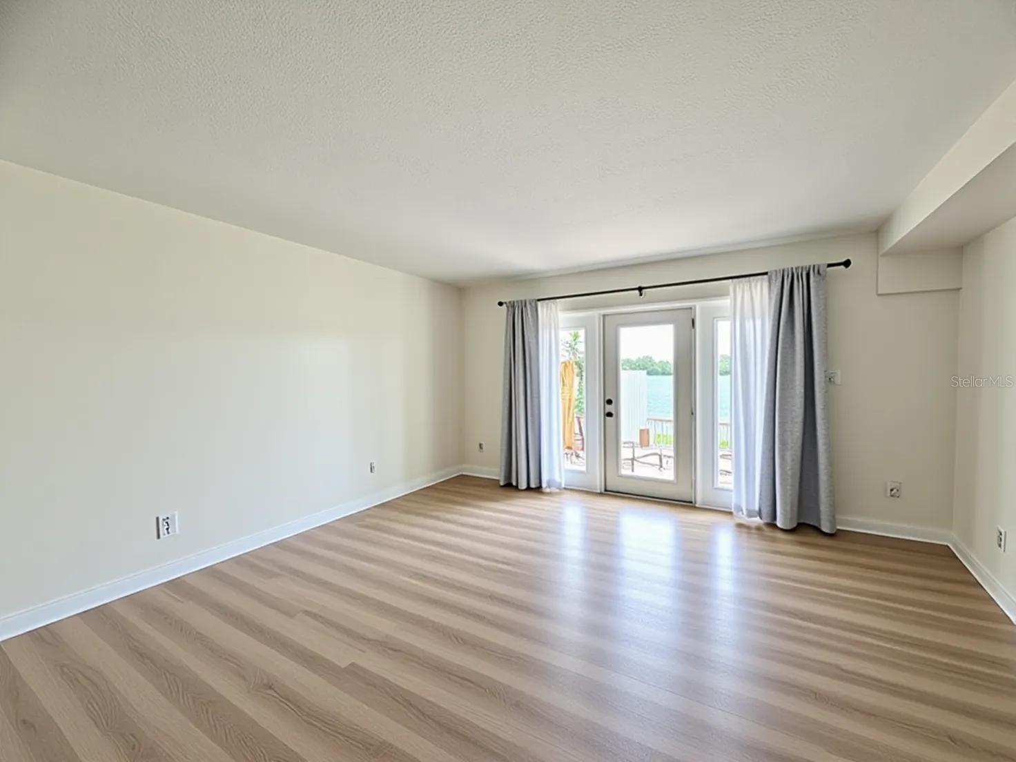 3751 POMPANO DR SE #3751, ST PETERSBURG, FL — photo 2
