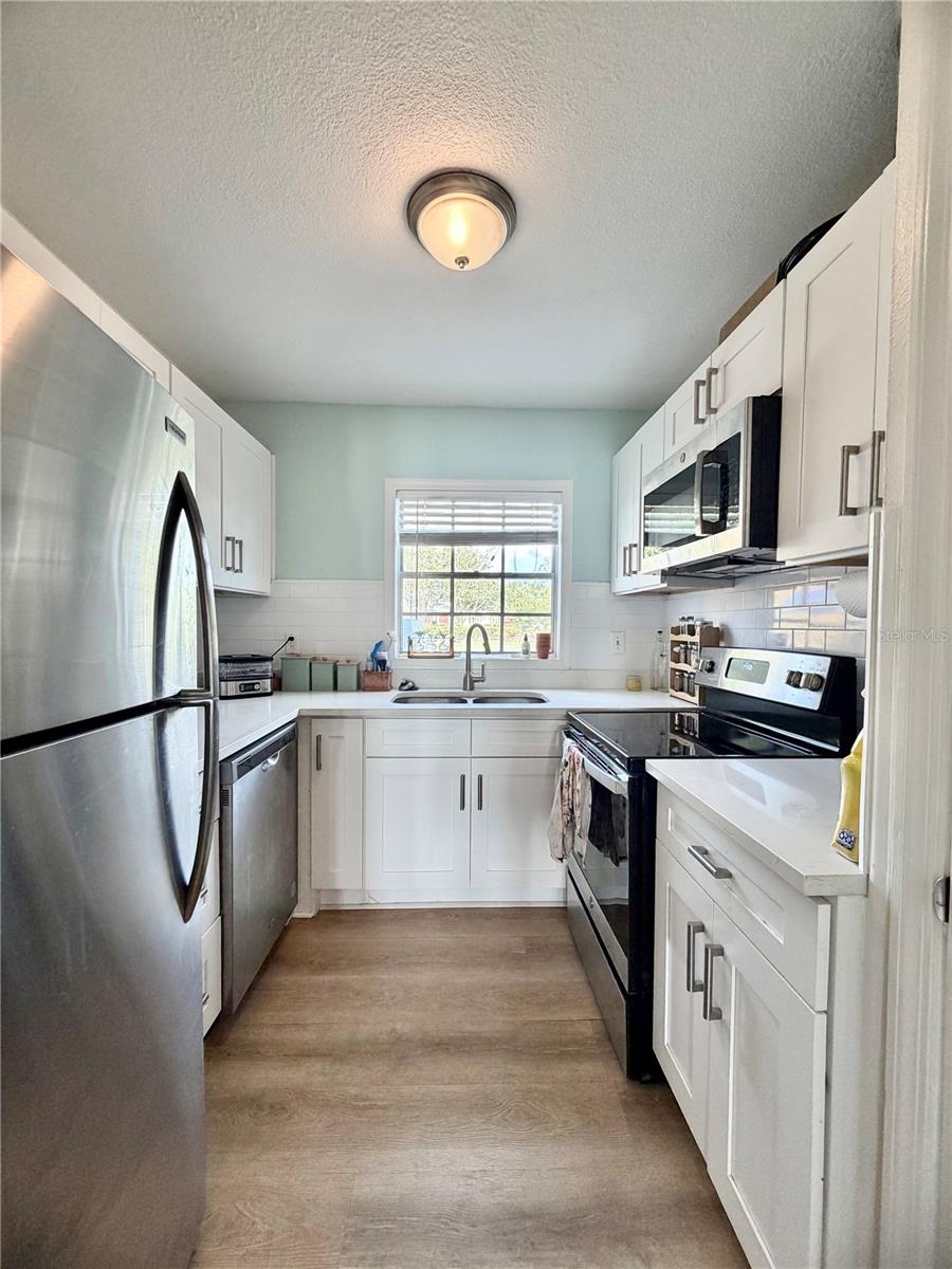 3751 POMPANO DR SE #3751, ST PETERSBURG, FL — photo 6
