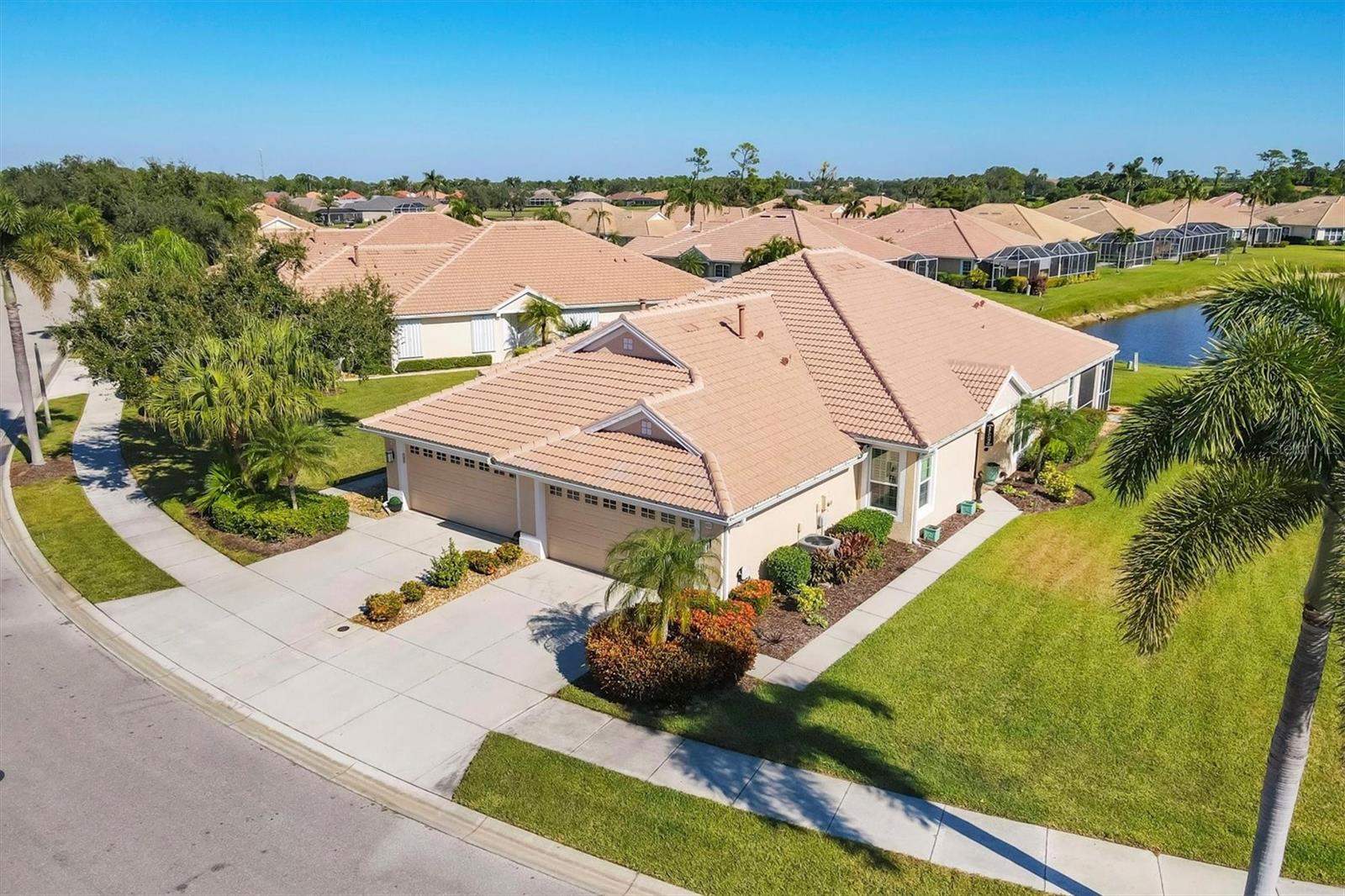 4820 WHISPERING OAKS DR, NORTH PORT, FL — photo 2