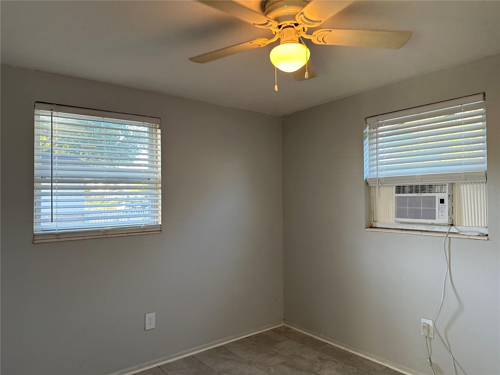 351 50TH AVE N, ST PETERSBURG, FL — photo 3