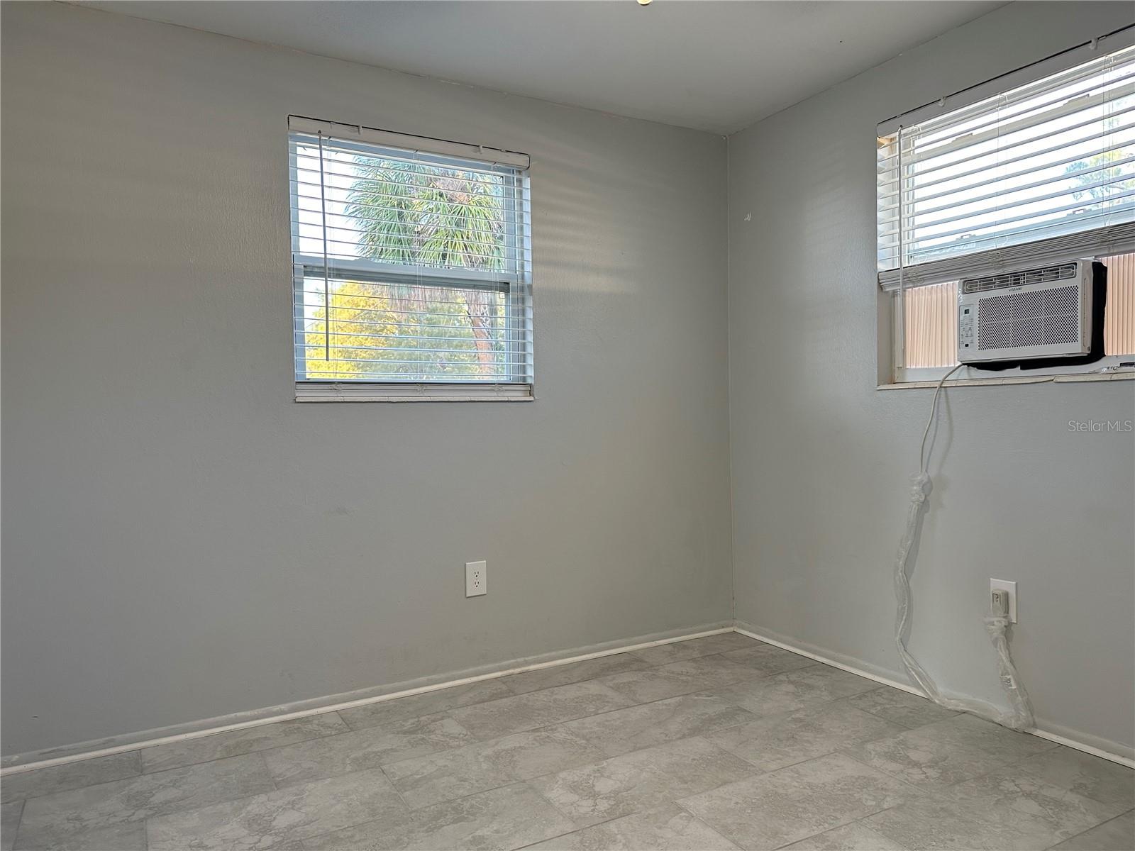 351 50TH AVE N, ST PETERSBURG, FL — photo 4