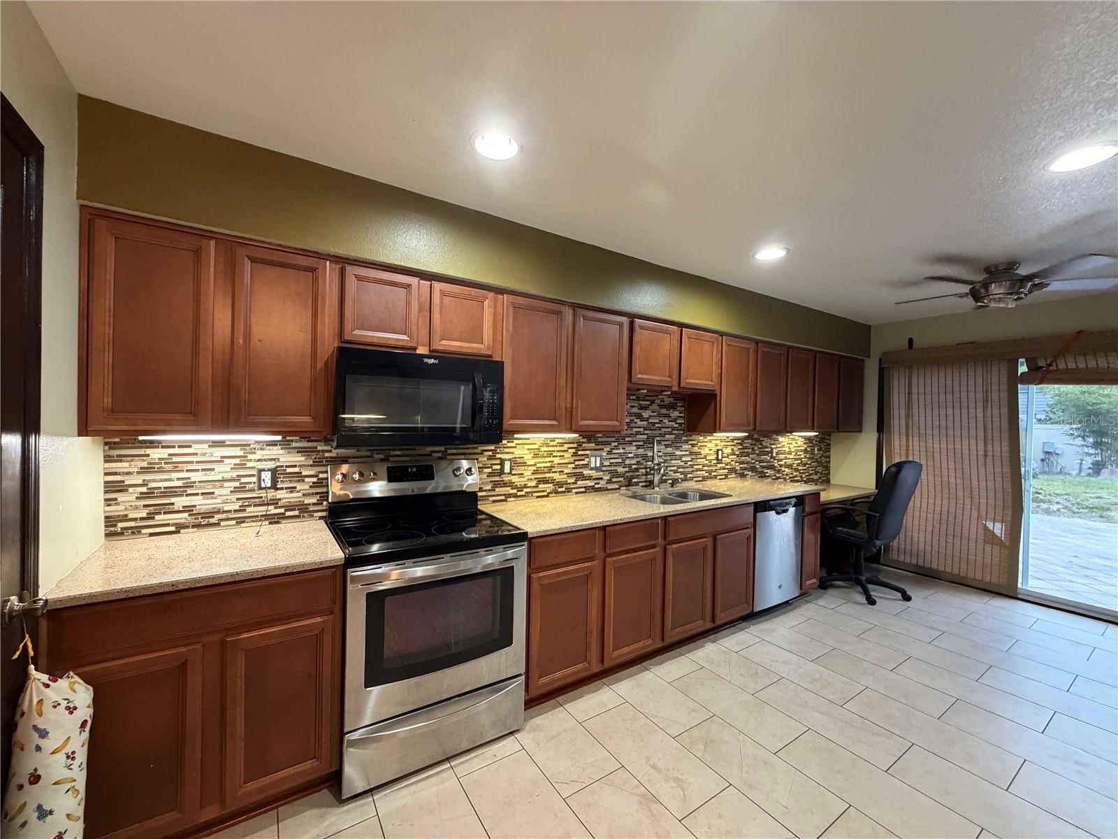 9828 BUBBLING BROOK CT, OVIEDO, FL — photo 5