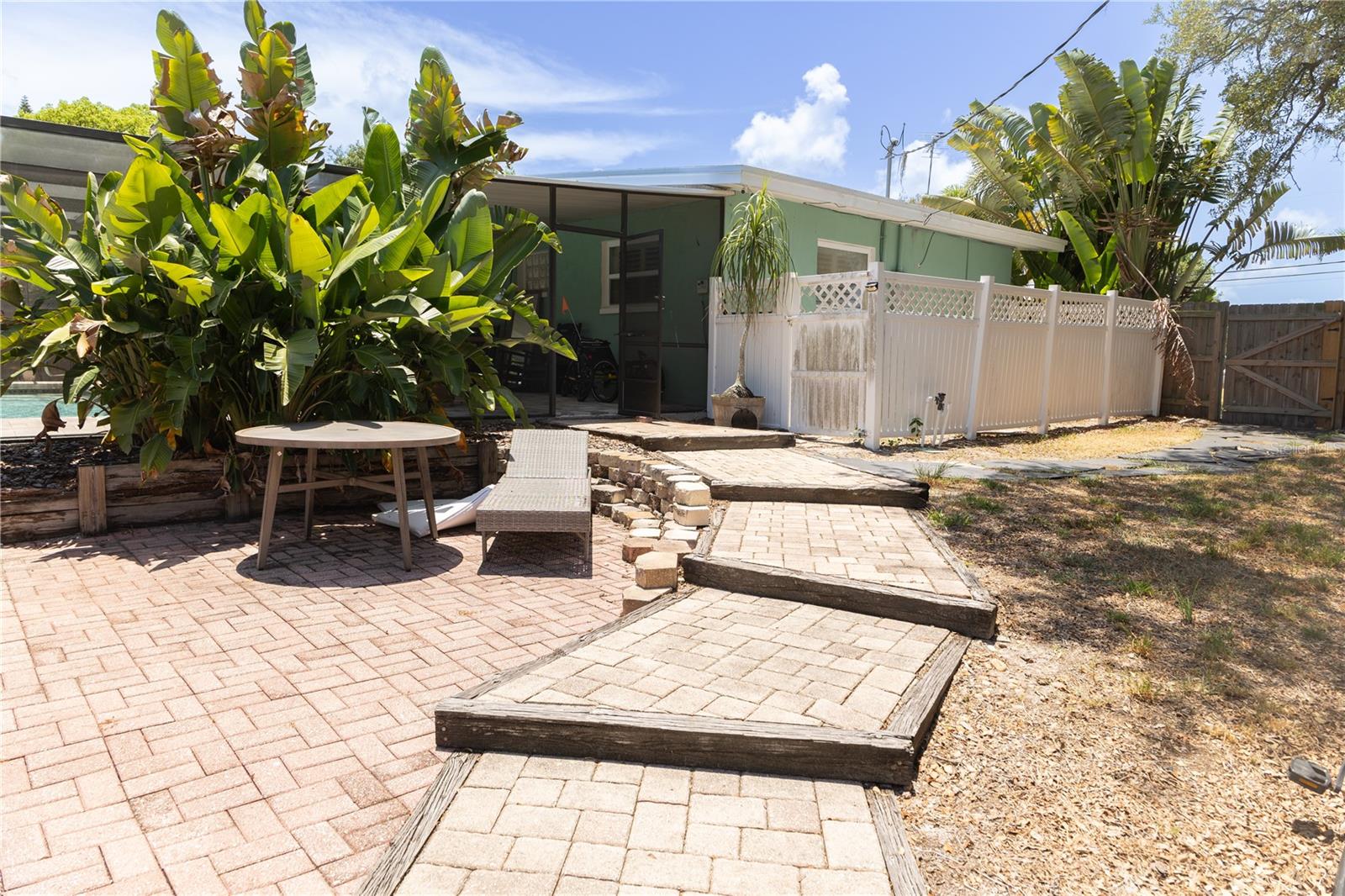 136 MARYLAND AVE, PALM HARBOR, FL — photo 26