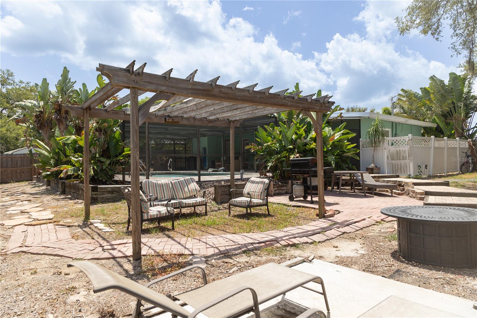 136 MARYLAND AVE, PALM HARBOR, FL — photo 27