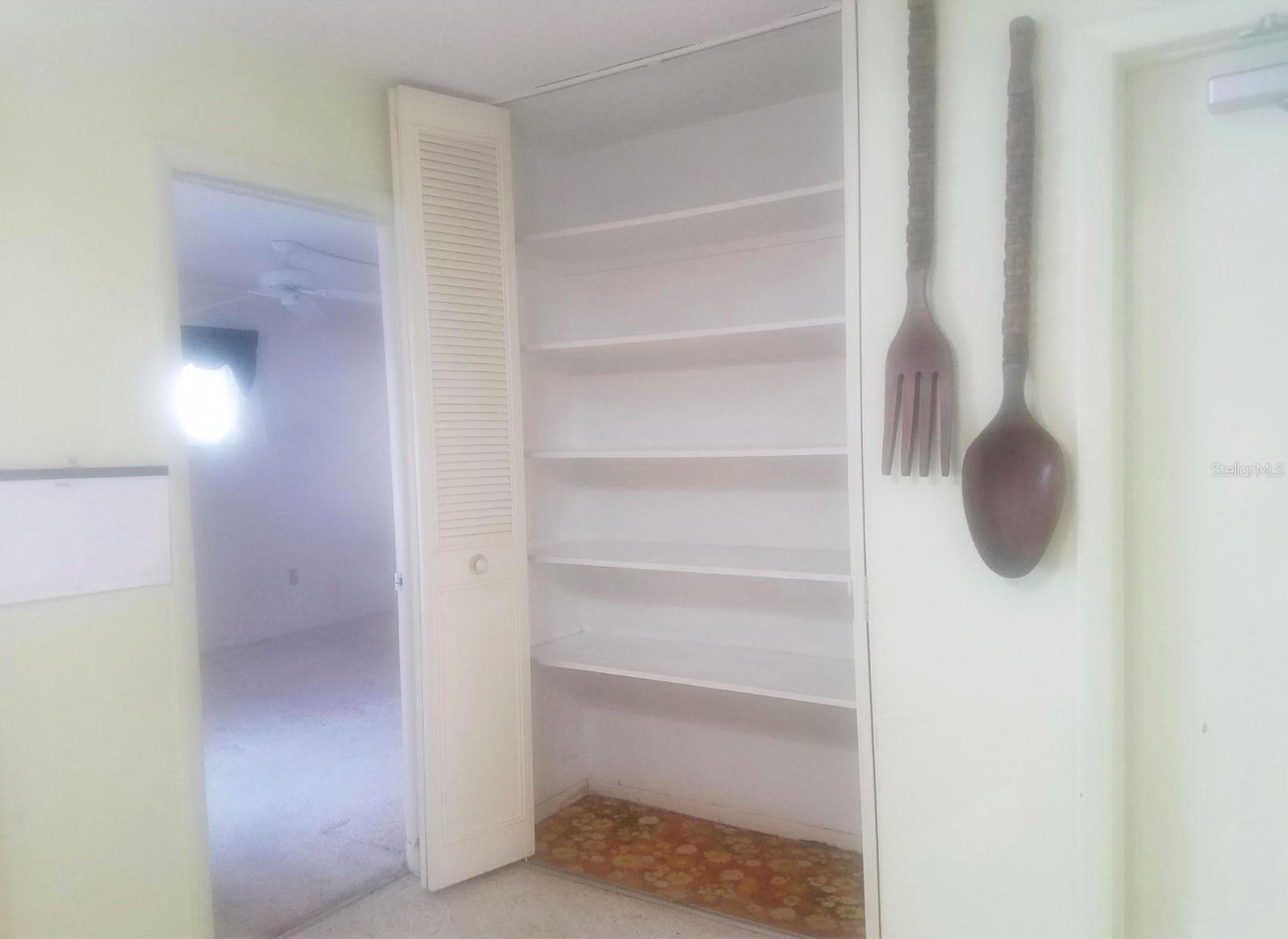 5673 97TH WAY N, ST PETERSBURG, FL — photo 9