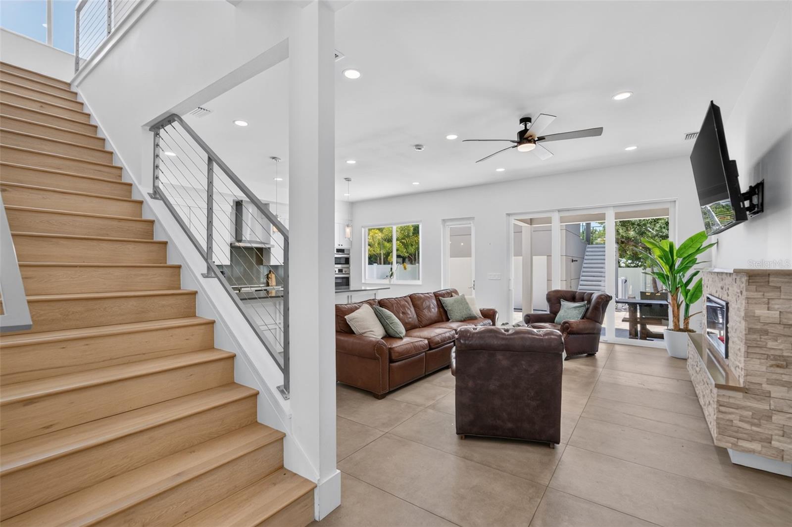 2430 FLOYD ST, SARASOTA, FL — photo 7