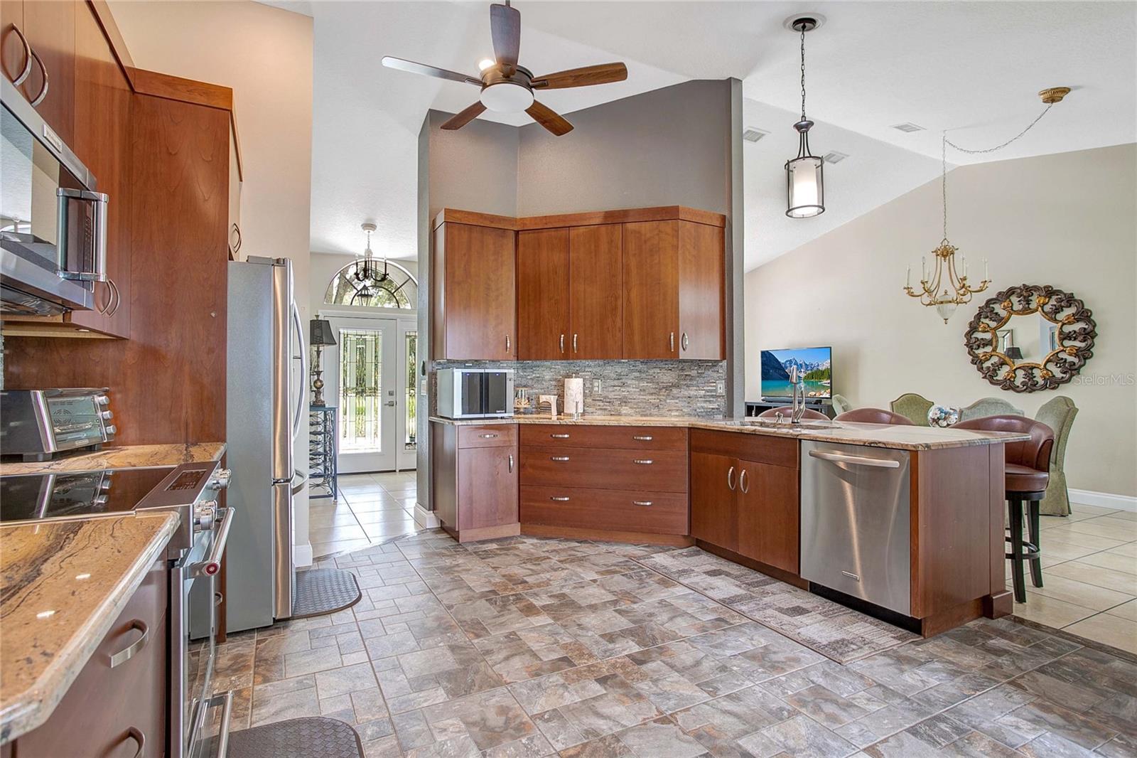 19616 LIVINGSTON AVE, LUTZ, FL — photo 15