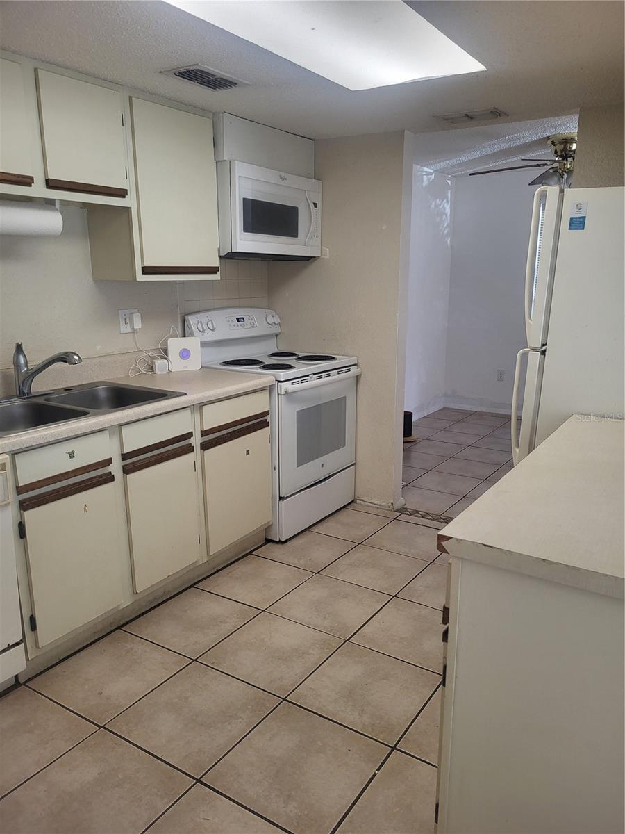 140 HUNTER LAKE DR #F, OLDSMAR, FL — photo 7
