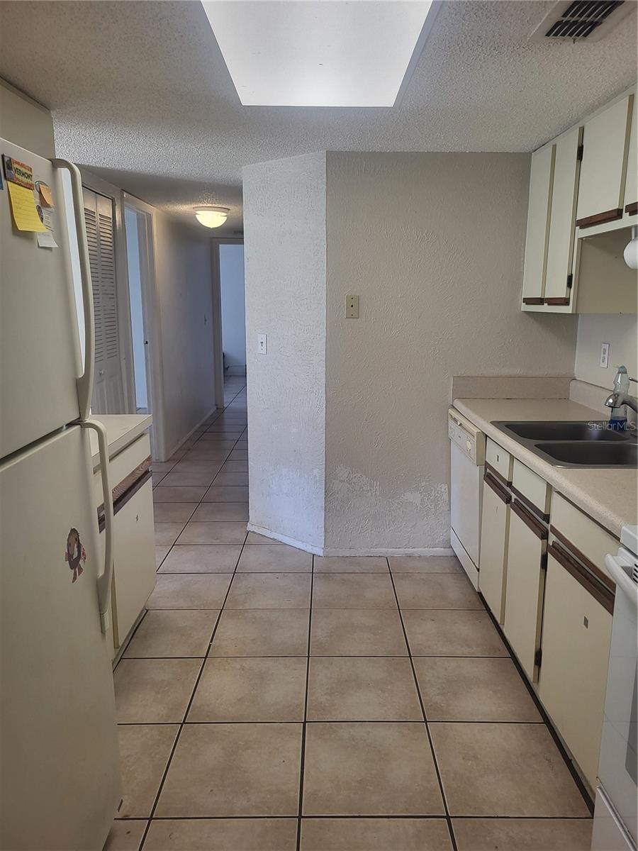 140 HUNTER LAKE DR #F, OLDSMAR, FL — photo 9