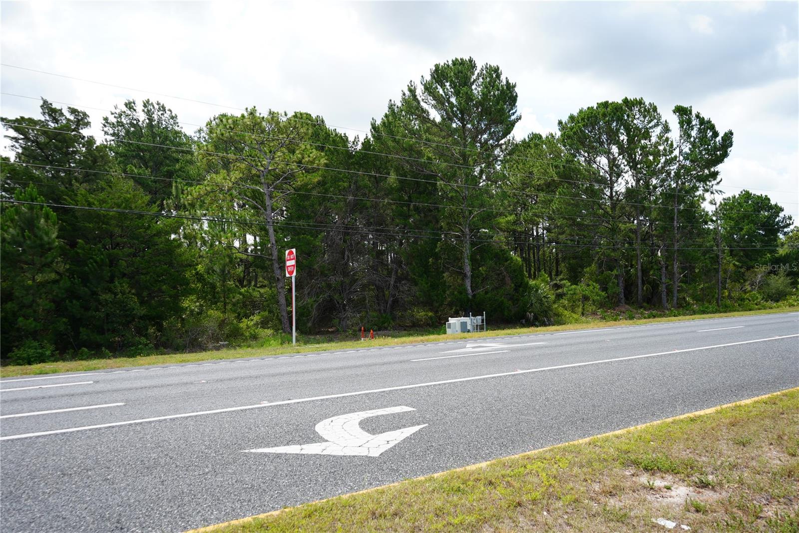 18284 COMMERCIAL WAY, WEEKI WACHEE, FL — photo 2