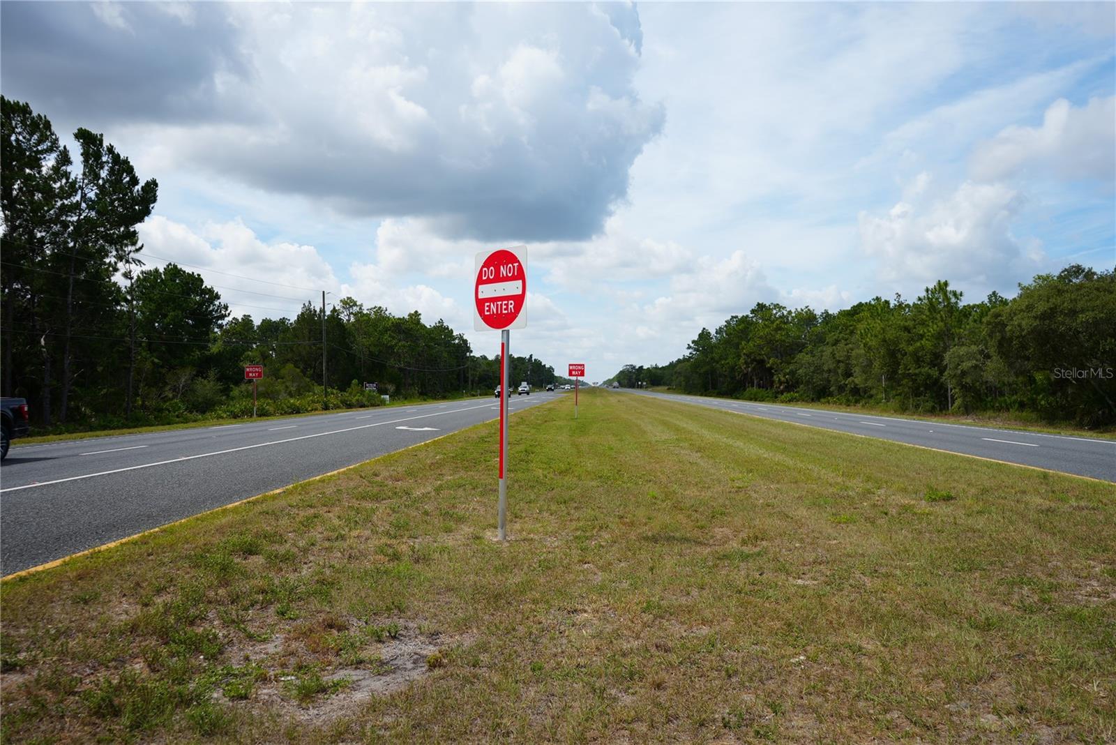 18284 COMMERCIAL WAY, WEEKI WACHEE, FL — photo 3