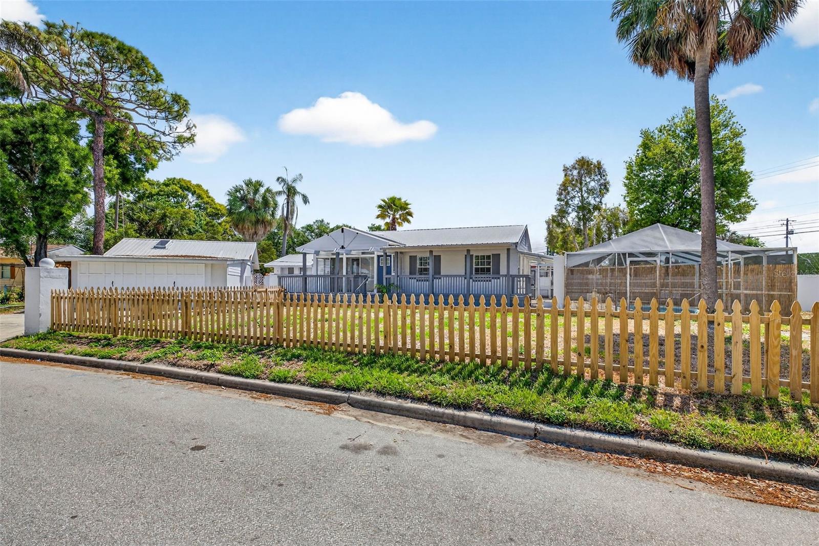3620 E TAMPA CIR, TAMPA, FL — photo 40