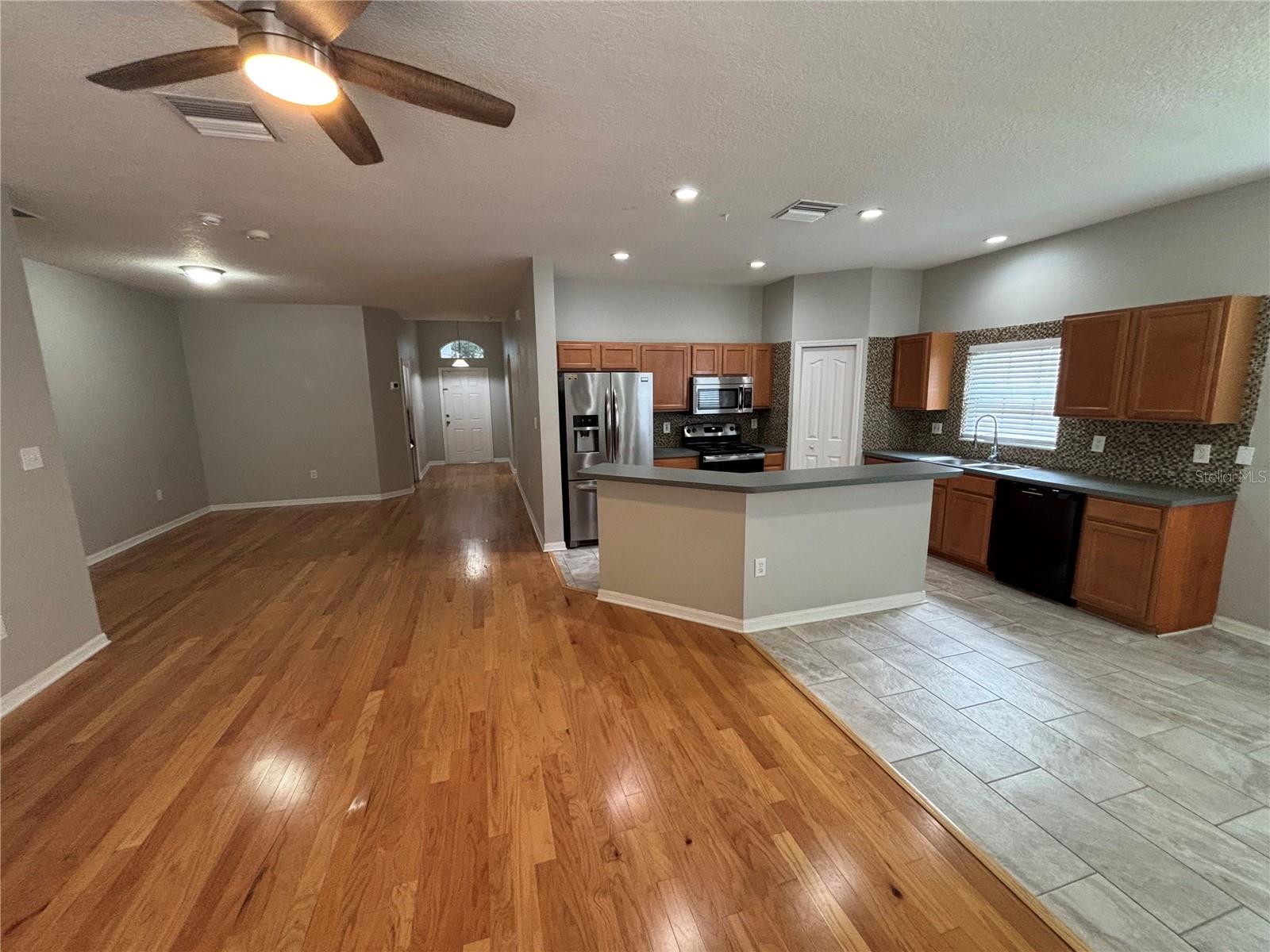 19131 CYPRESS REACH LN, TAMPA, FL — photo 20