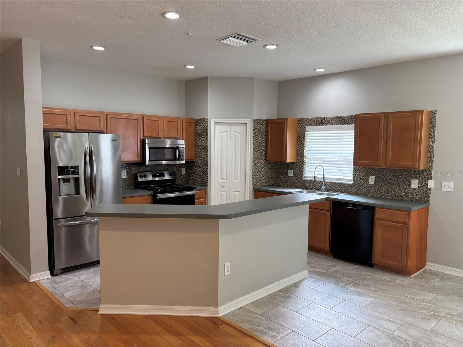 19131 CYPRESS REACH LN, TAMPA, FL — photo 22