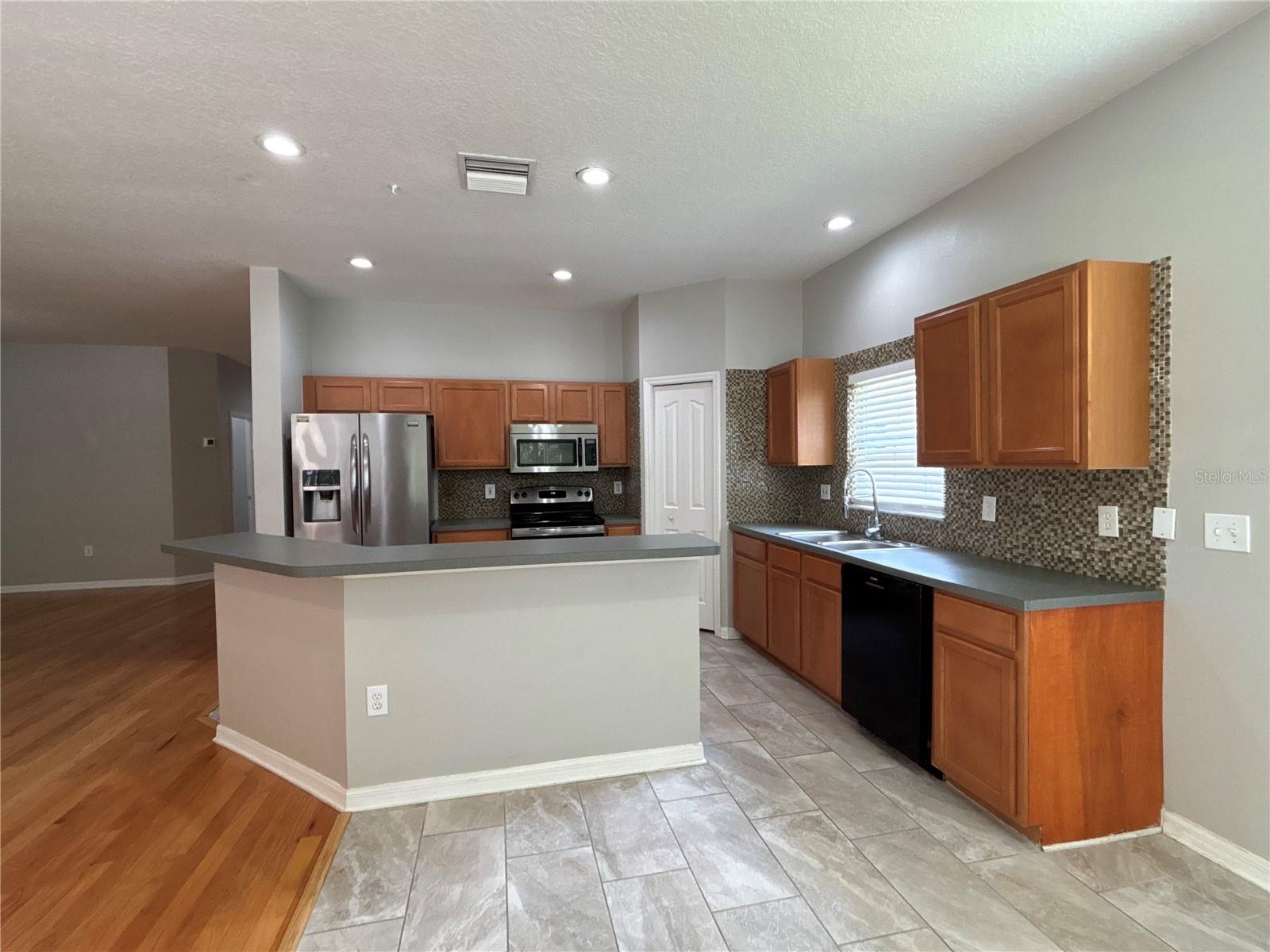 19131 CYPRESS REACH LN, TAMPA, FL — photo 25